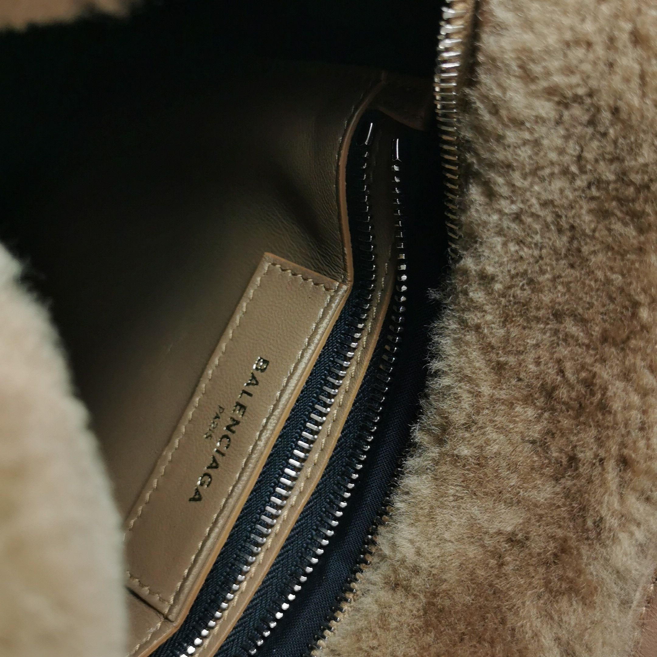 Balenciaga Balenciaga Women os Shoulder Bags Size ONE SIZE - 9 Thumbnail