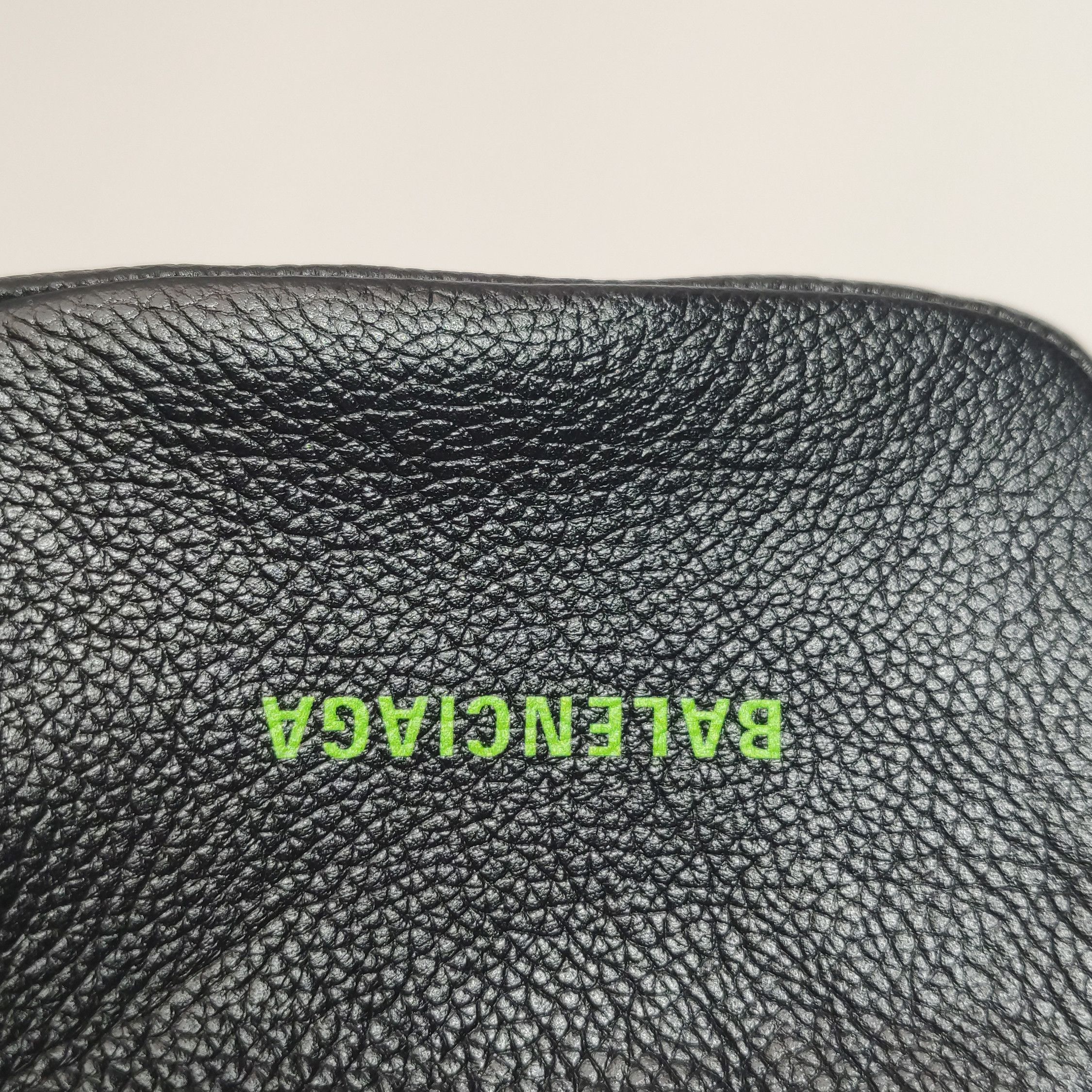 Balenciaga Balenciaga Women os Shoulder Bags Size ONE SIZE - 16 Thumbnail