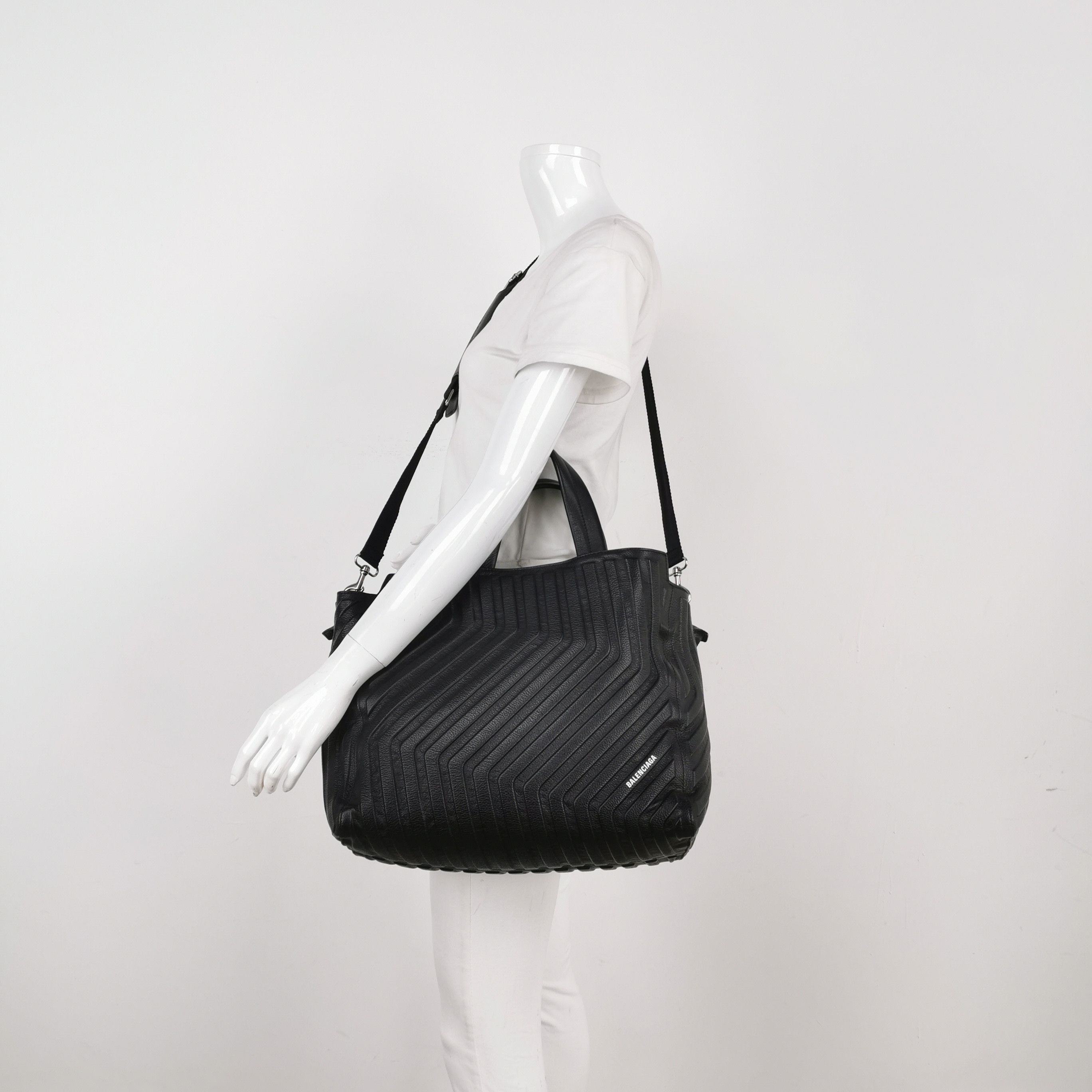 Balenciaga Balenciaga Women os Crossbody Bags Size ONE SIZE - 2 Thumbnail