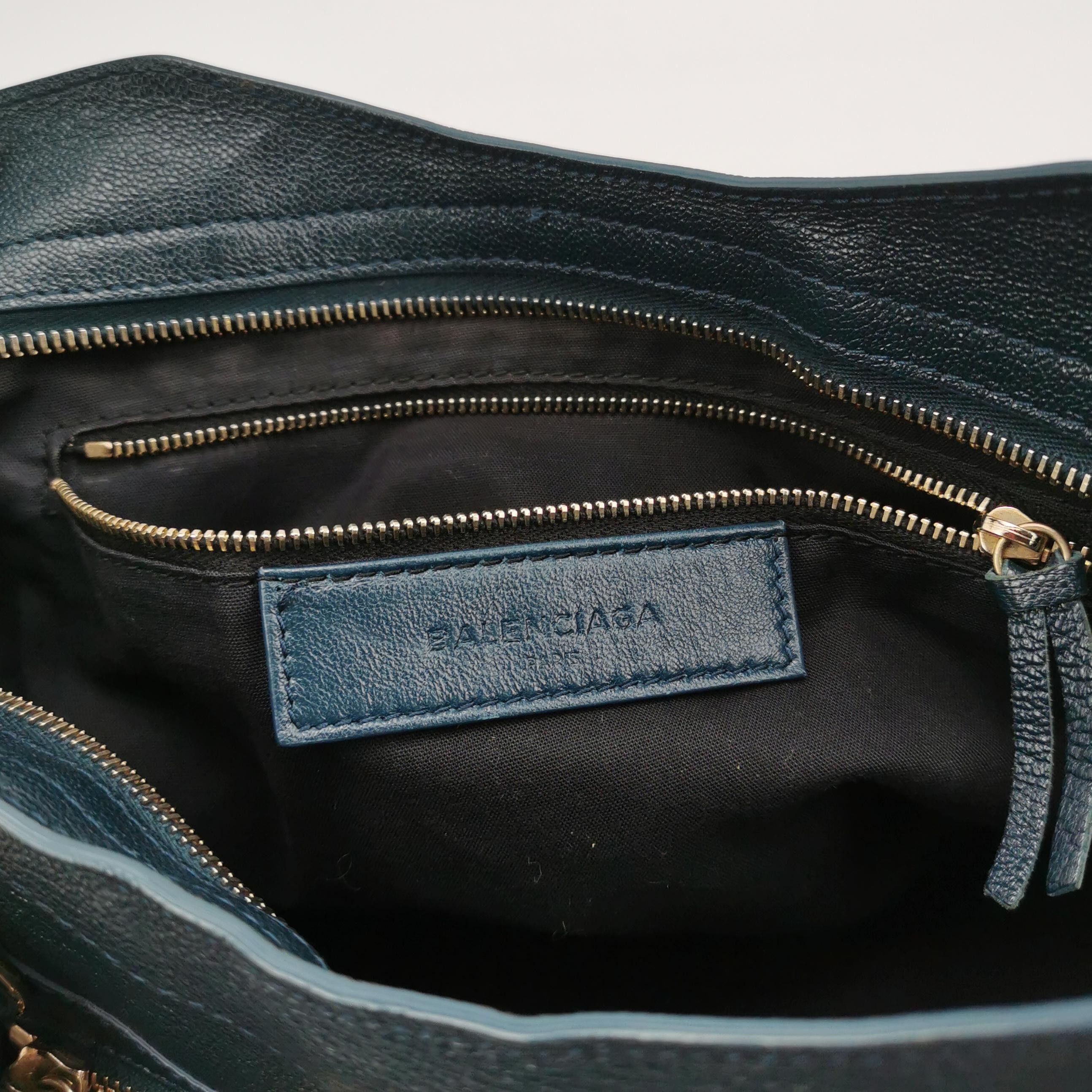 Balenciaga Balenciaga Women os Shoulder Bags Size ONE SIZE - 8 Thumbnail