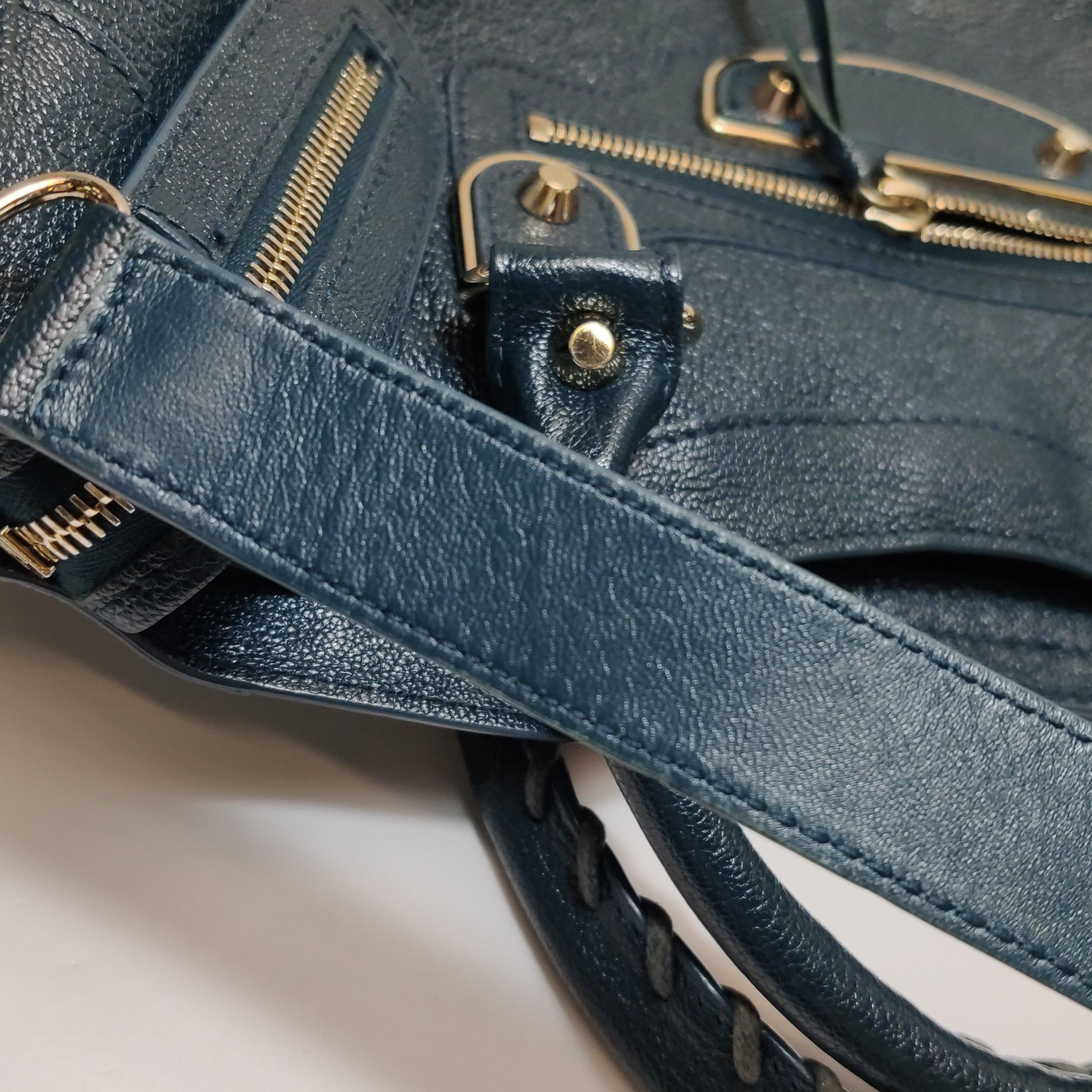 Balenciaga Balenciaga Women os Shoulder Bags Size ONE SIZE - 22 Thumbnail