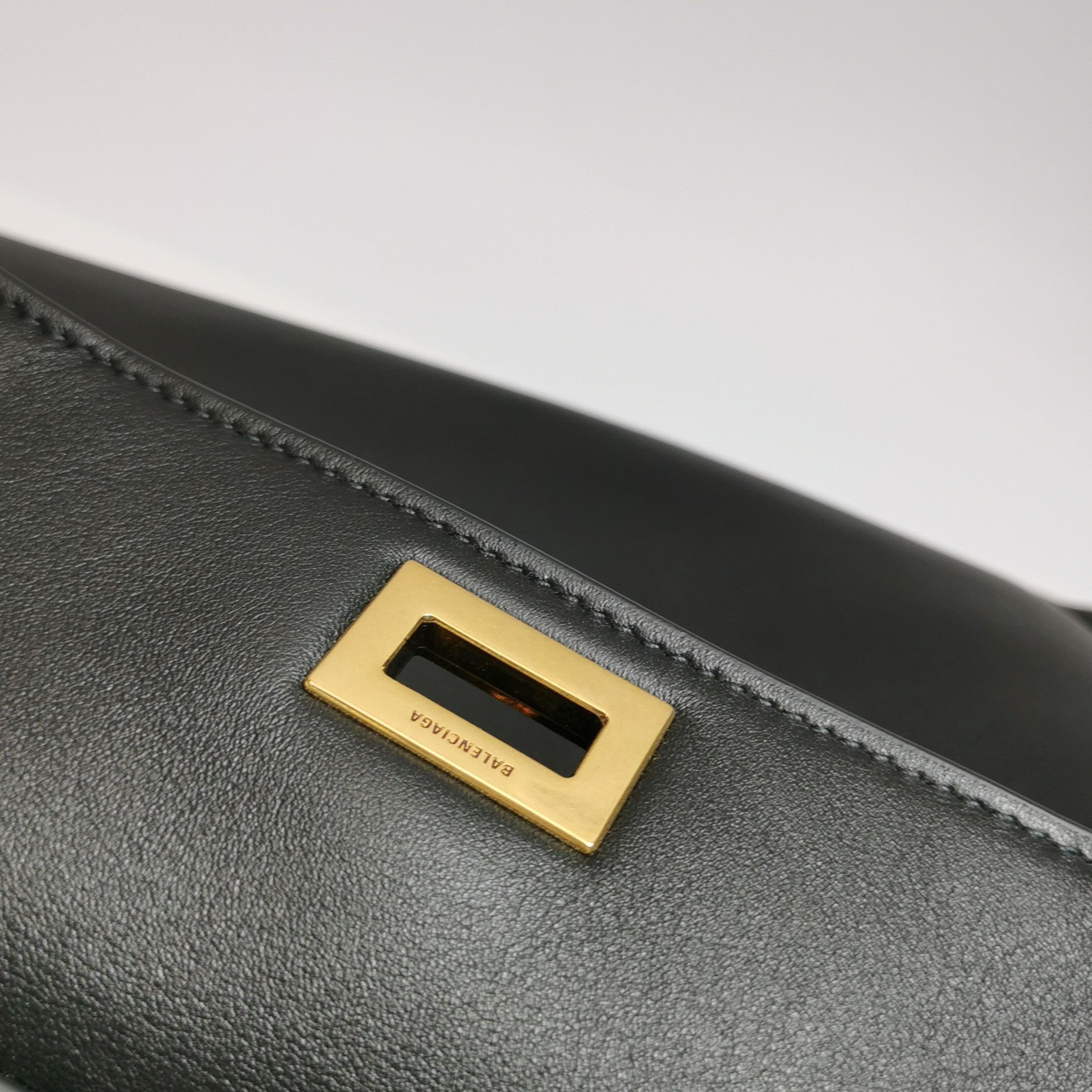 Balenciaga Balenciaga Women os Shoulder Bags Size ONE SIZE - 11 Thumbnail