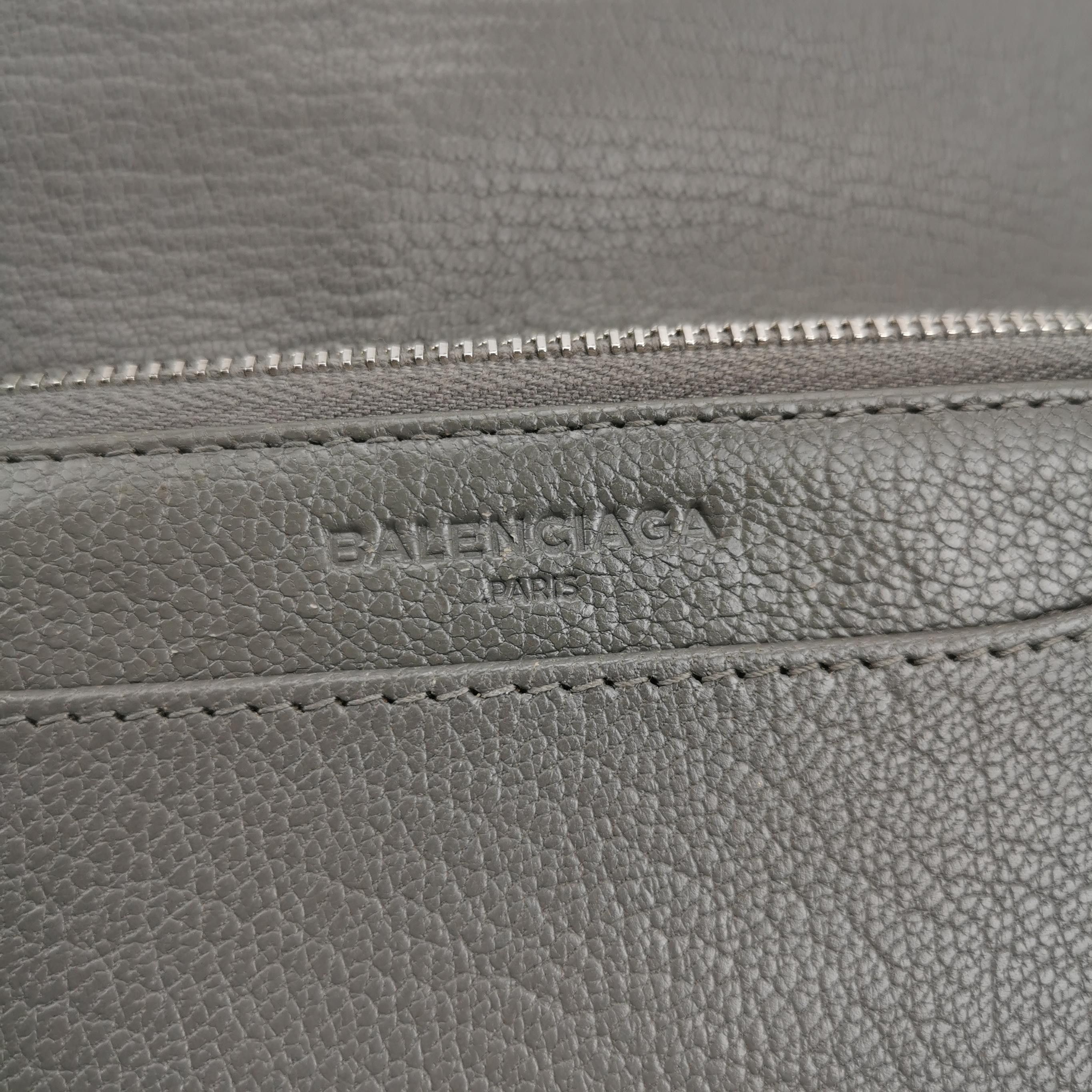 Balenciaga Balenciaga Women os Shoulder Bags Size ONE SIZE - 8 Thumbnail