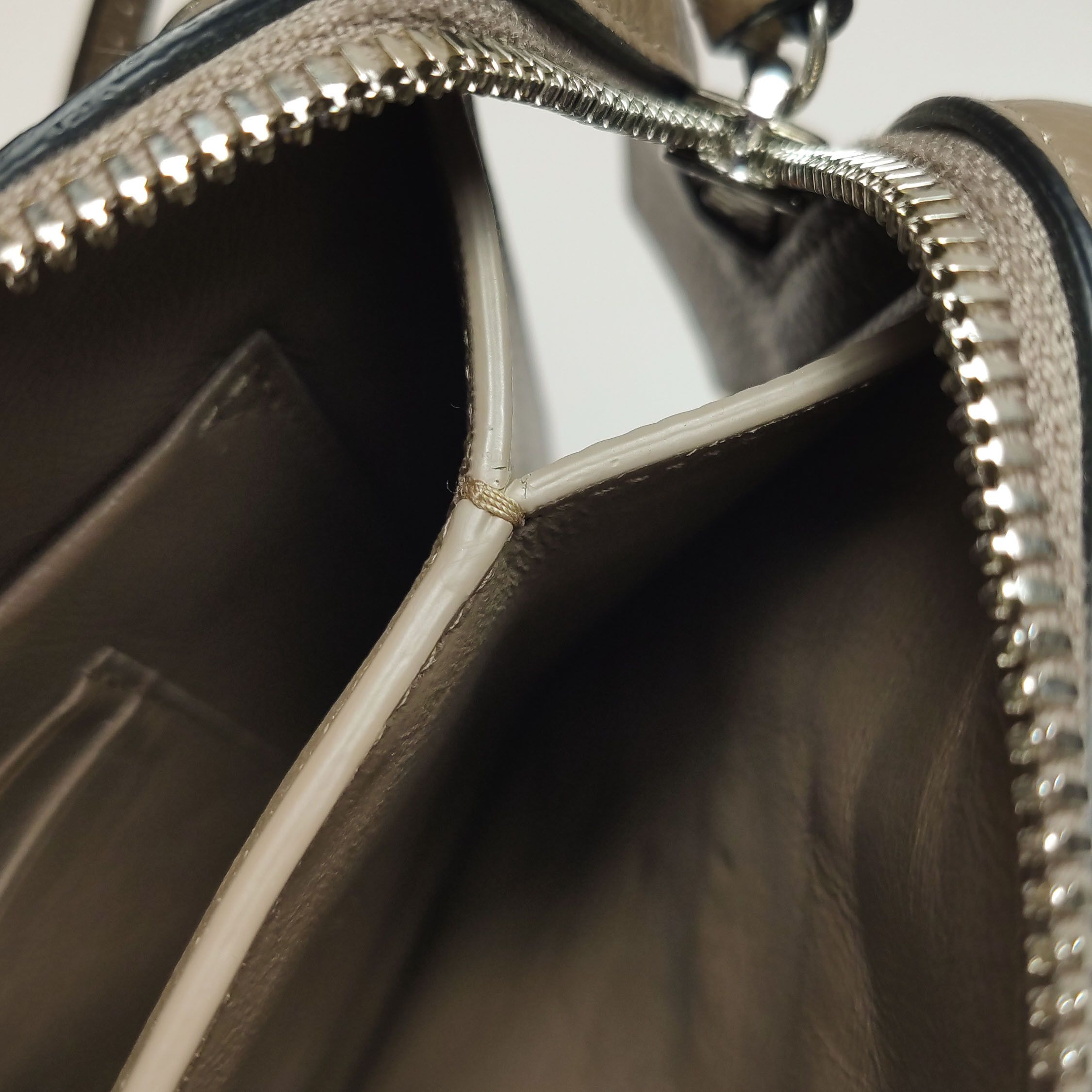 Balenciaga Balenciaga Women os Shoulder Bags Size ONE SIZE - 17 Thumbnail