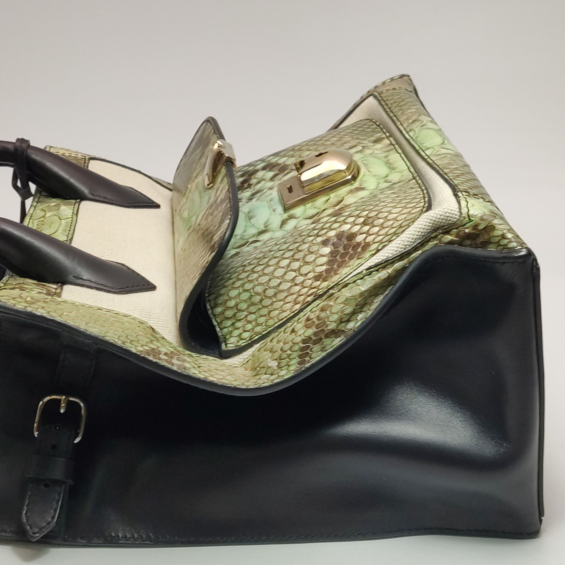 Balenciaga Balenciaga Women os Shoulder Bags Size ONE SIZE - 25 Thumbnail