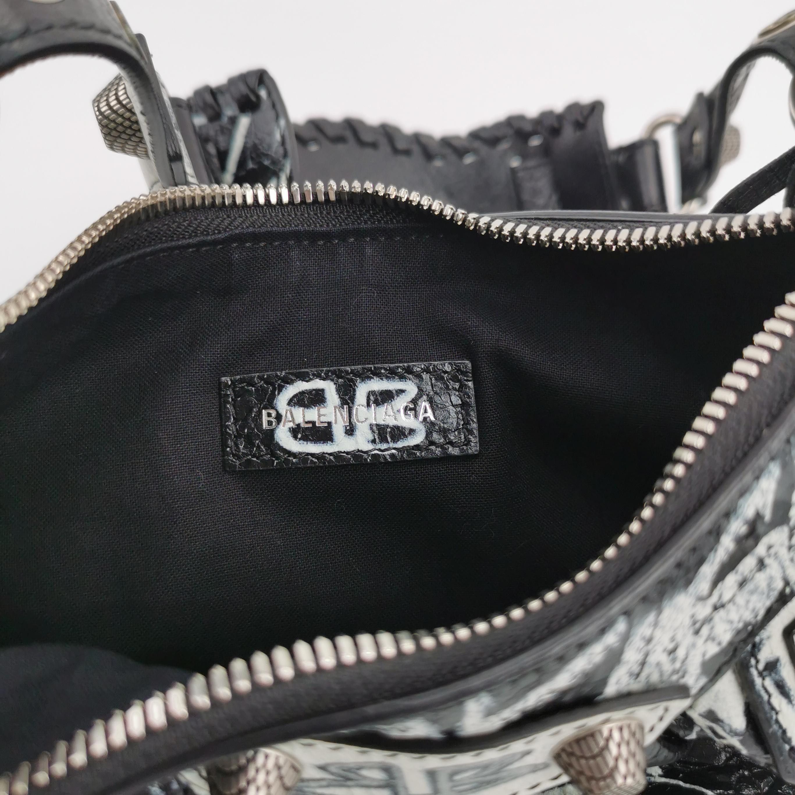 Balenciaga Balenciaga Women os Shoulder Bags Size ONE SIZE - 9 Thumbnail