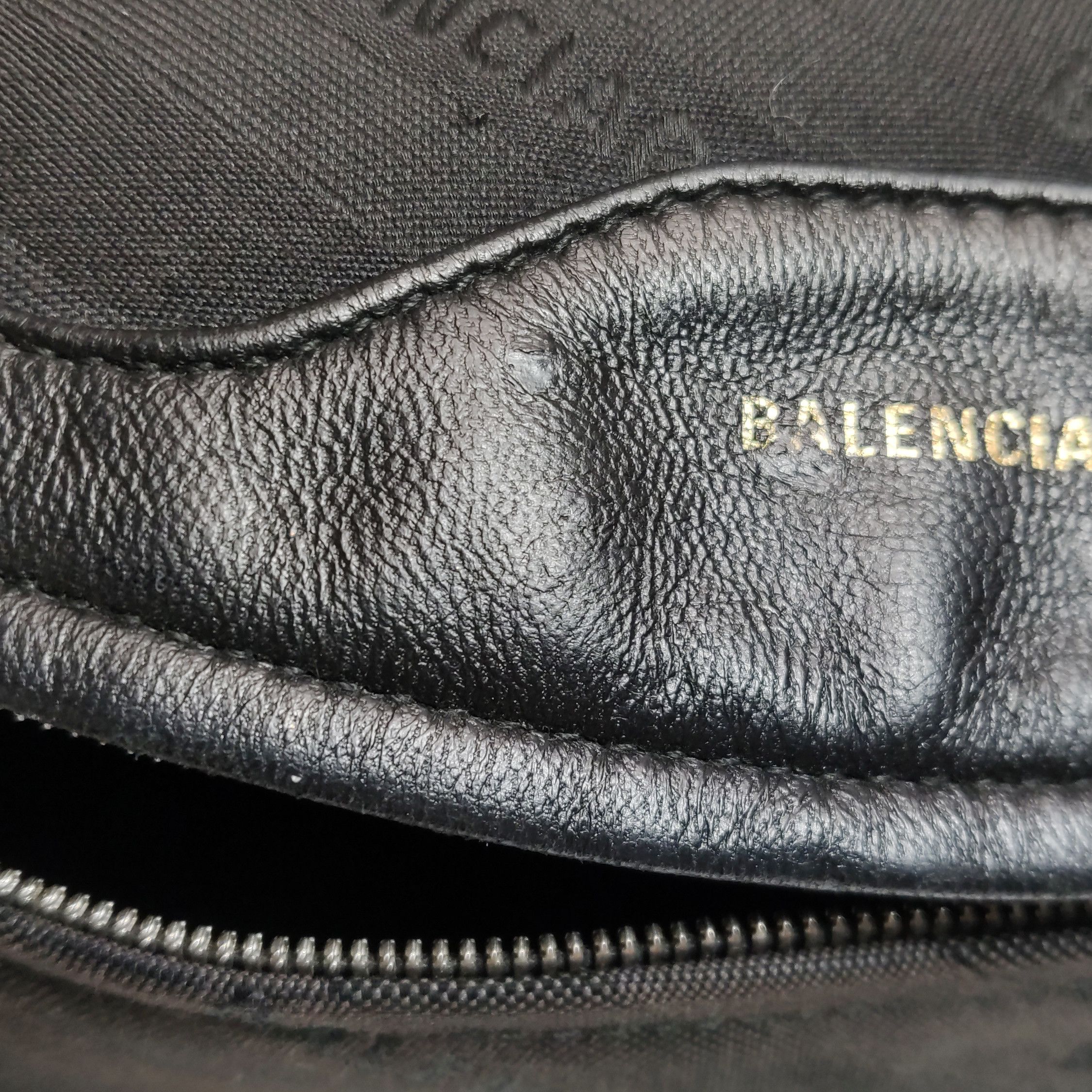 Balenciaga Balenciaga Women os Crossbody Bags Size ONE SIZE - 19 Thumbnail