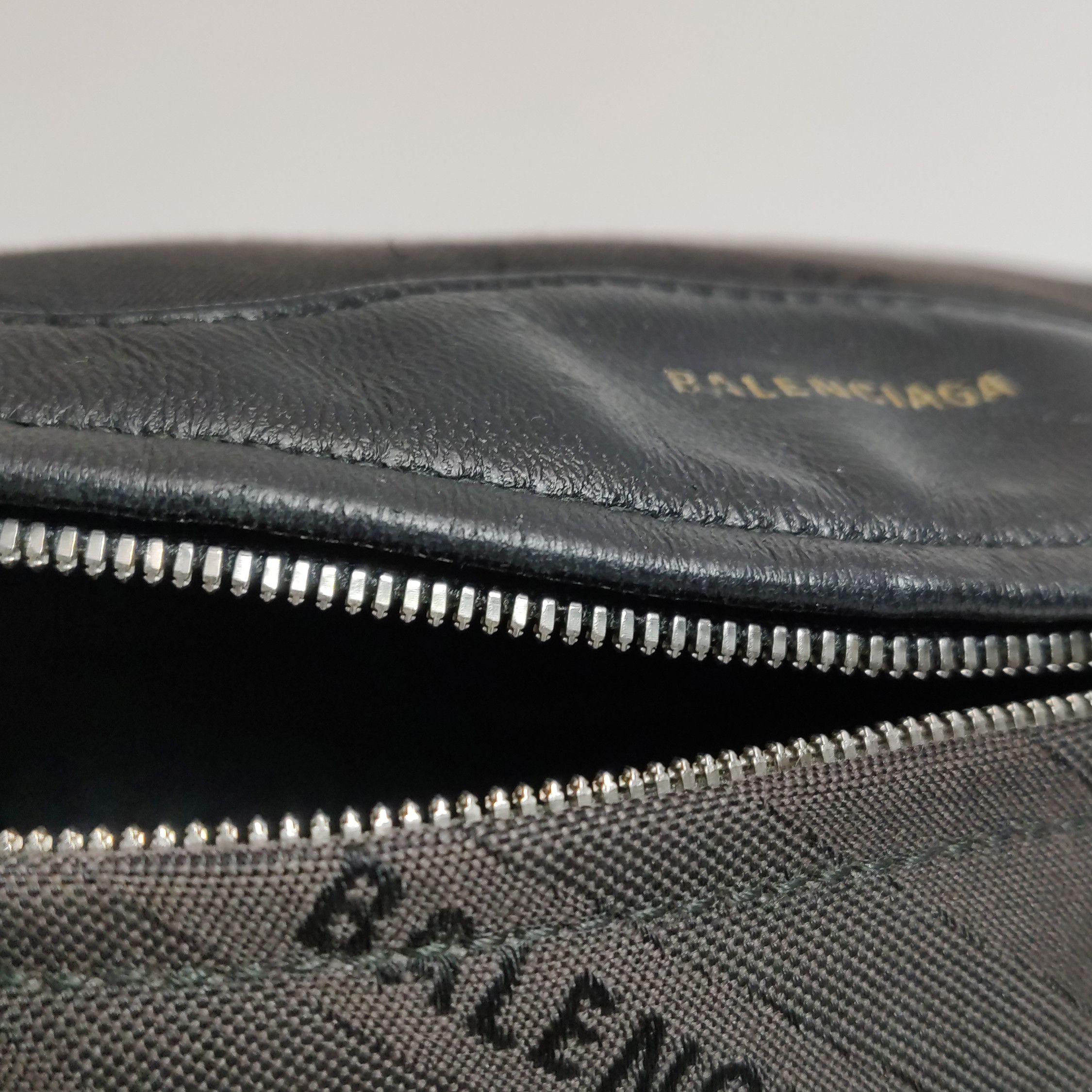 Balenciaga Balenciaga Women os Crossbody Bags Size ONE SIZE - 20 Thumbnail