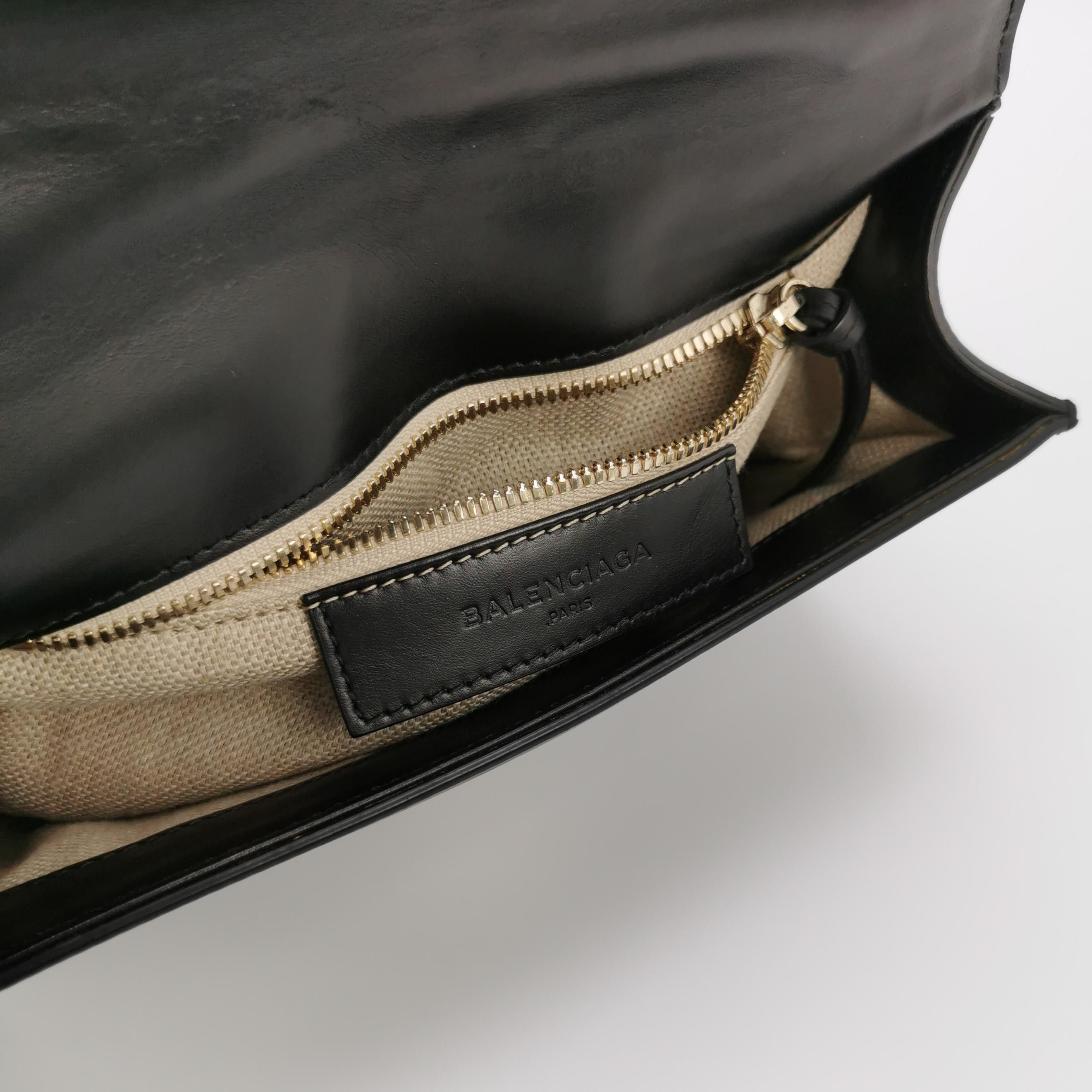 Balenciaga Balenciaga Women os Shoulder Bags Size ONE SIZE - 8 Thumbnail