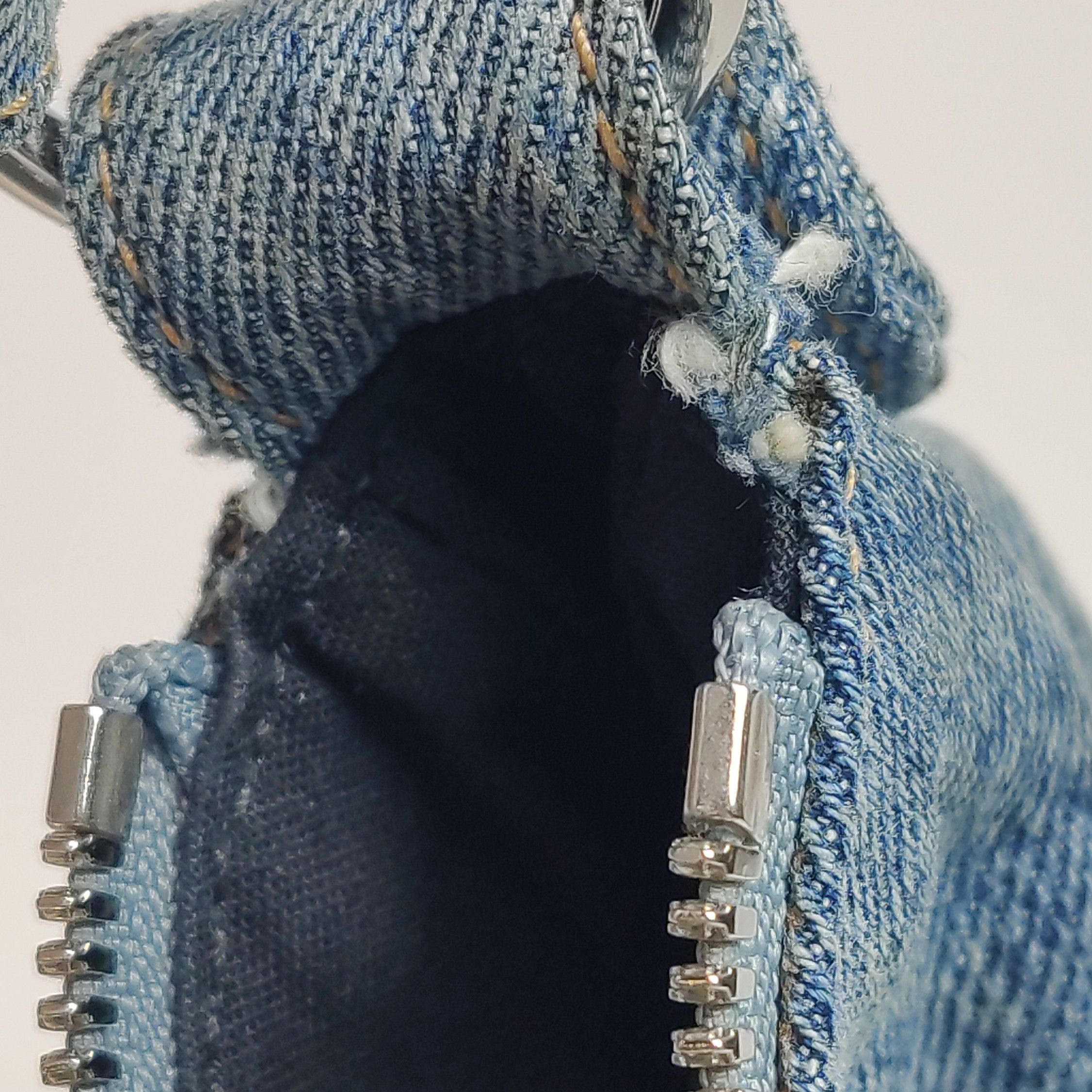 Balenciaga Balenciaga Women os Shoulder Bags Size ONE SIZE - 17 Thumbnail