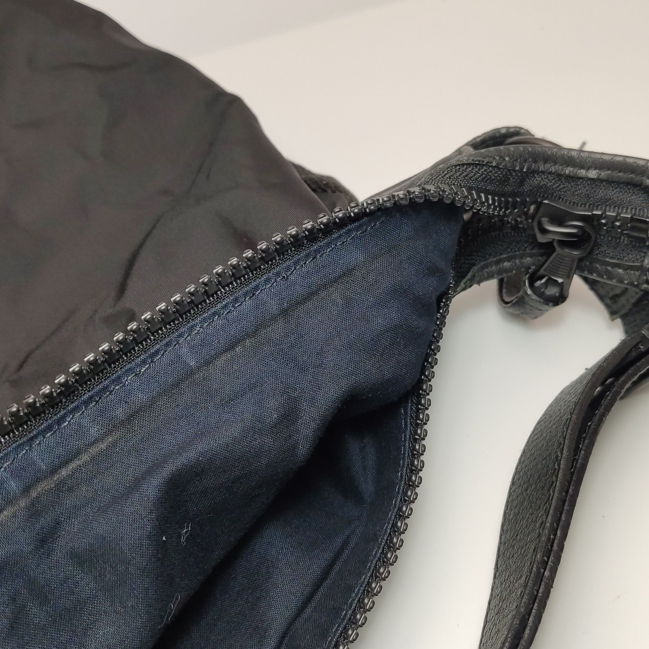 Balenciaga Balenciaga Women os Shoulder Bags Size ONE SIZE - 9 Thumbnail