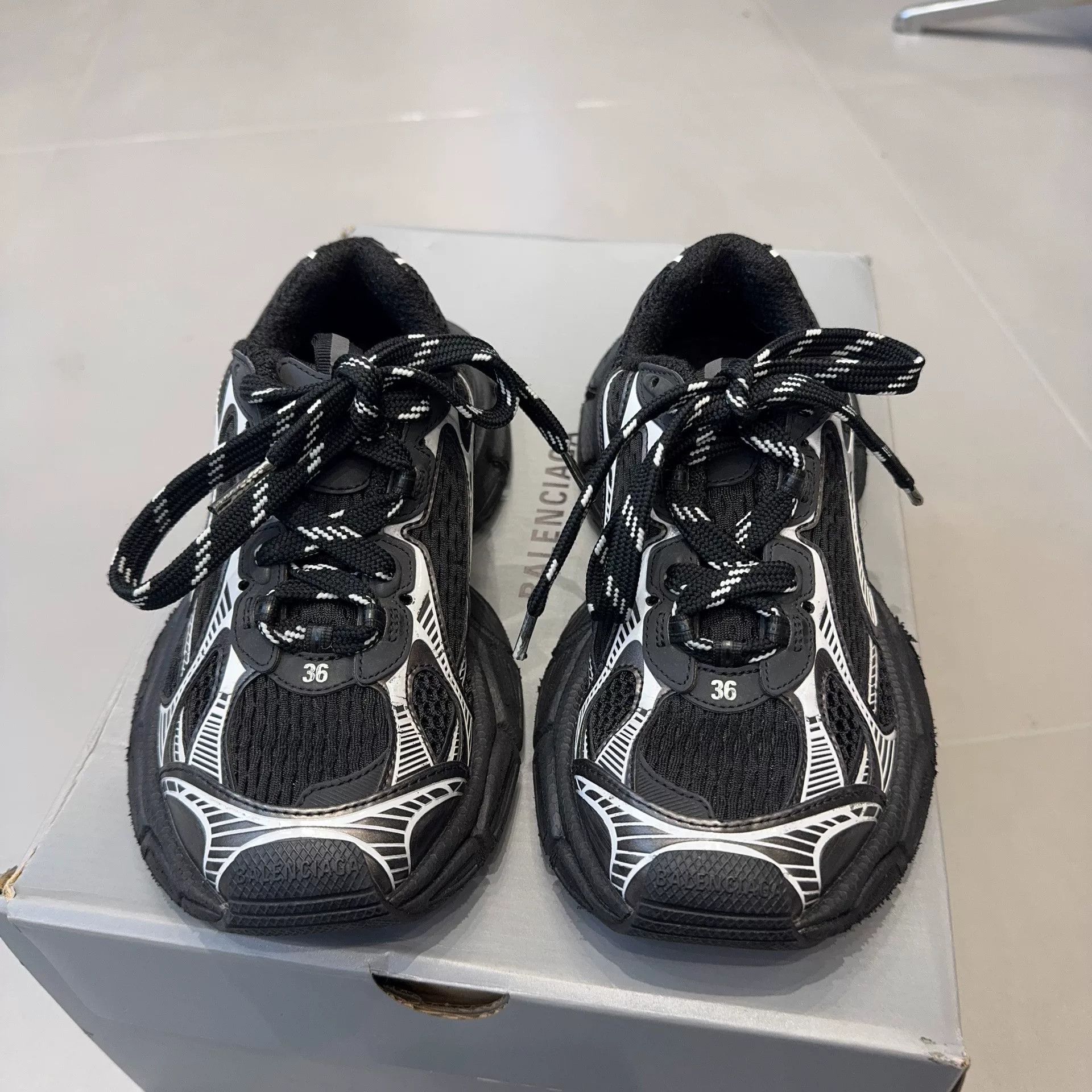 Balenciaga Balenciaga 3XL Sneakers Size 36 Size US 6 / IT 36 - 3 Thumbnail
