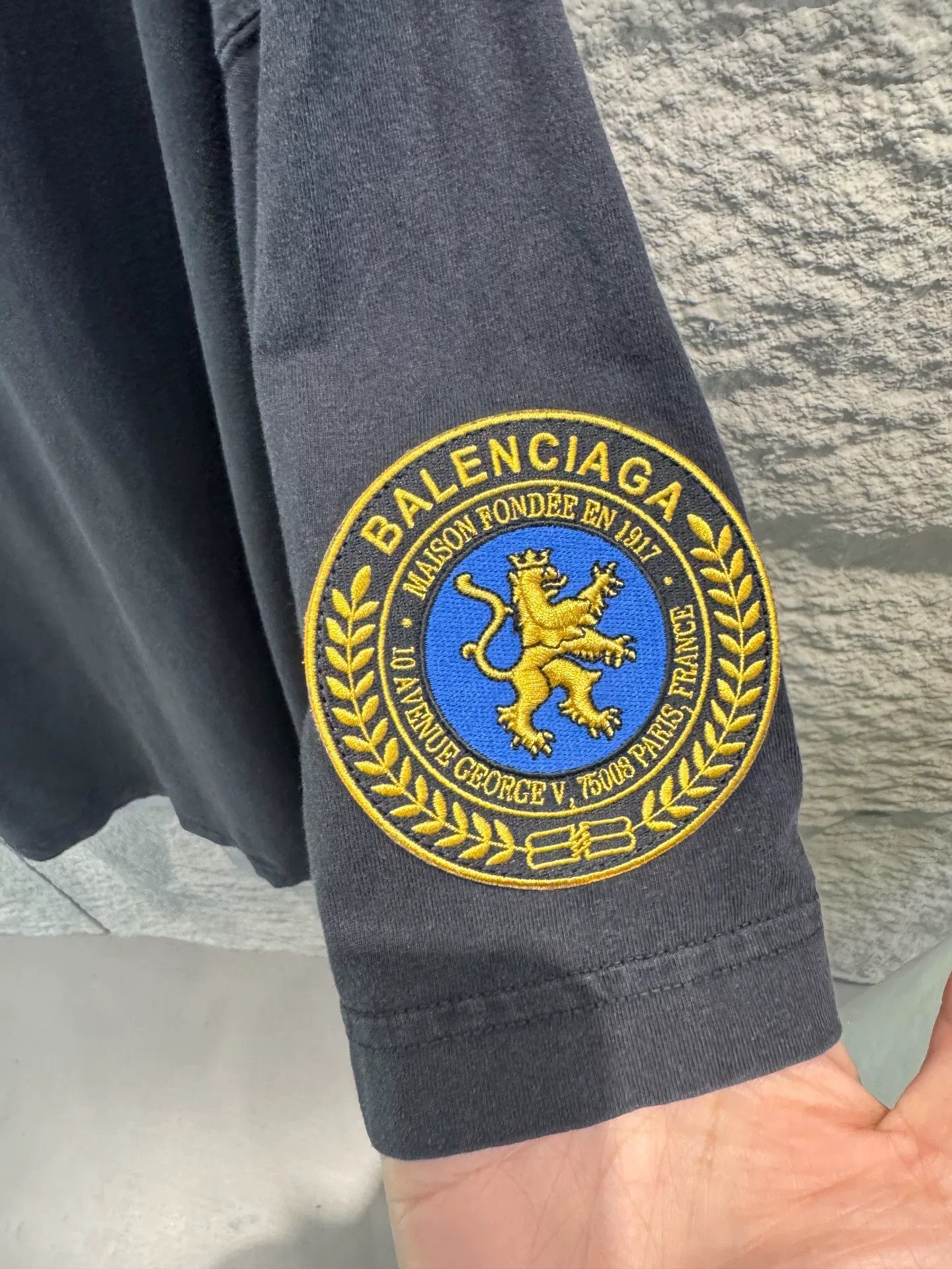 Balenciaga Balenciaga Lion Patch T-Shirt Size 2 Size US M / EU 48-50 / 2 - 3 Thumbnail