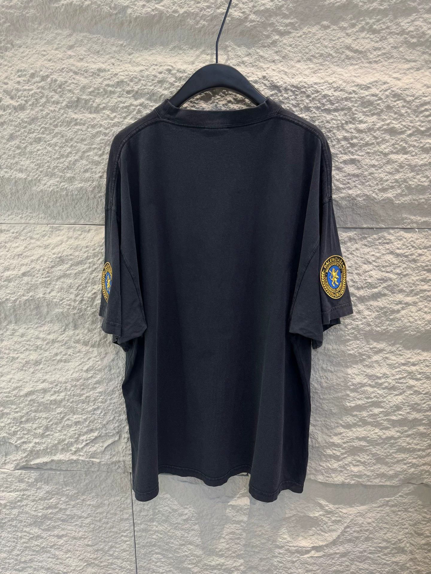 Balenciaga Balenciaga Lion Patch T-Shirt Size 2 Size US M / EU 48-50 / 2 - 5 Thumbnail