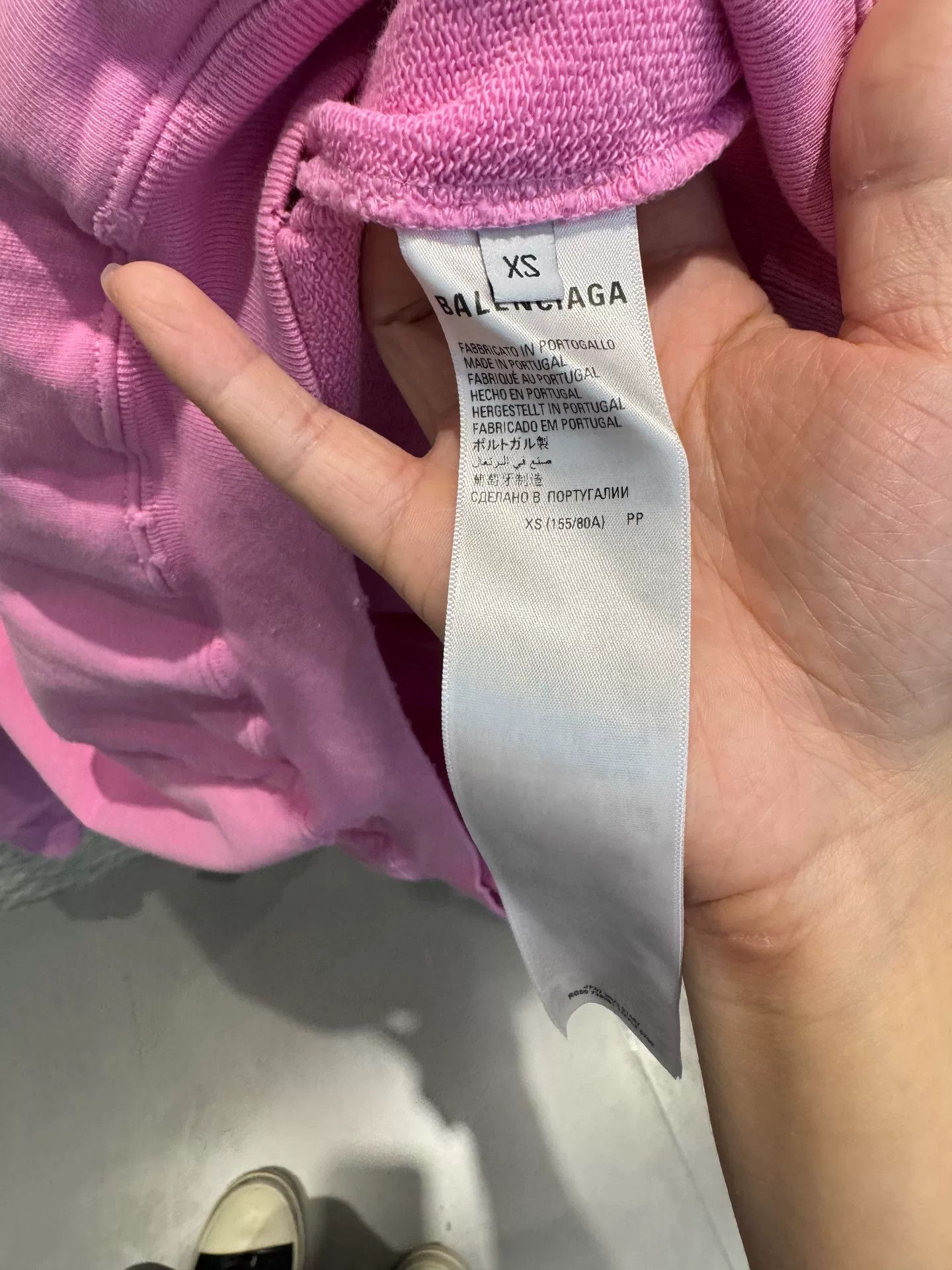 Balenciaga Balenciaga Embossed Logo Hoodie Pink Size XS Size US XS / EU 42 / 0 - 5 Thumbnail