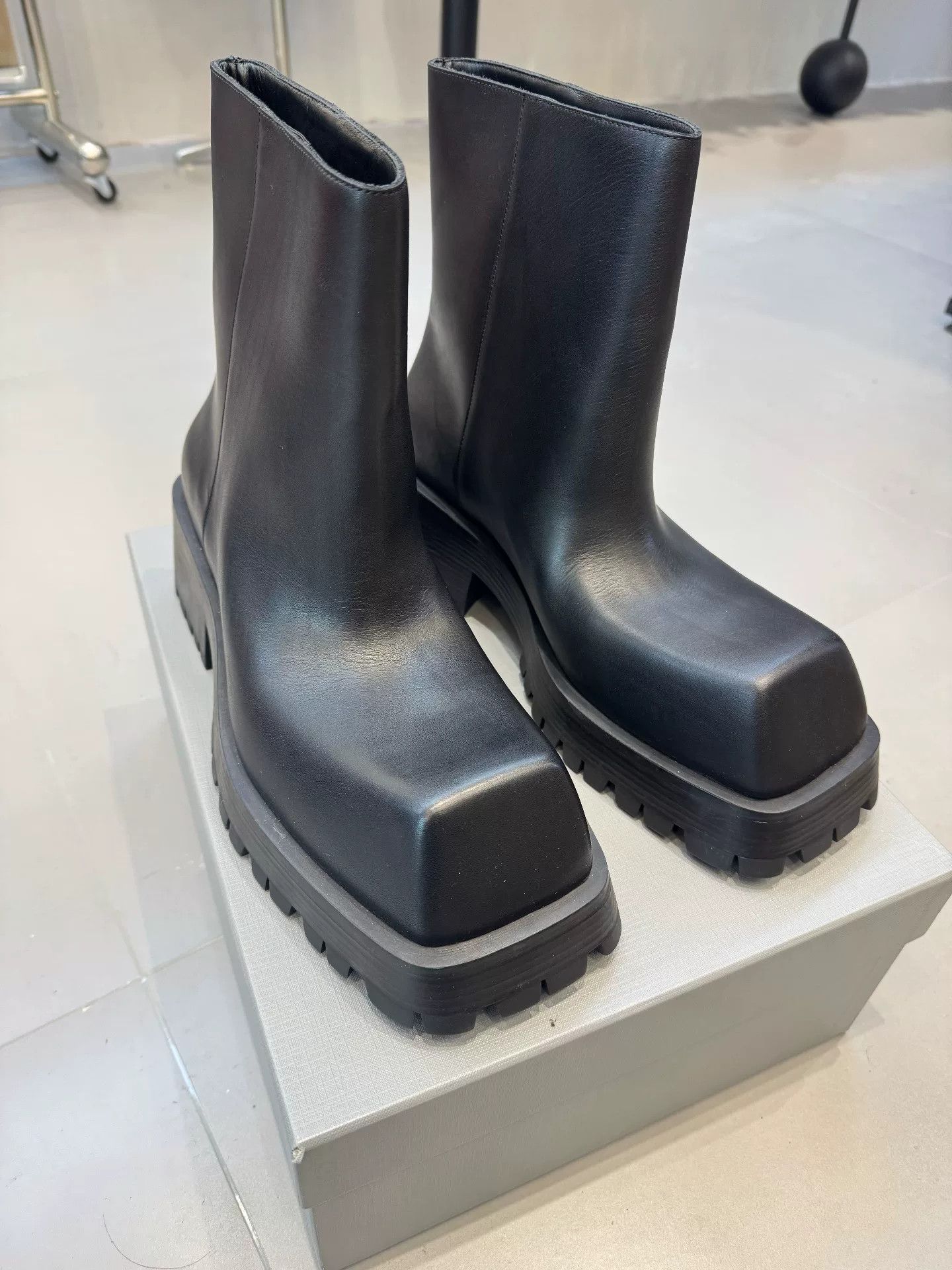 Balenciaga Balenciaga Trooper Leather Boots Size US 10 Size US 10 / EU 43 - 2 Thumbnail