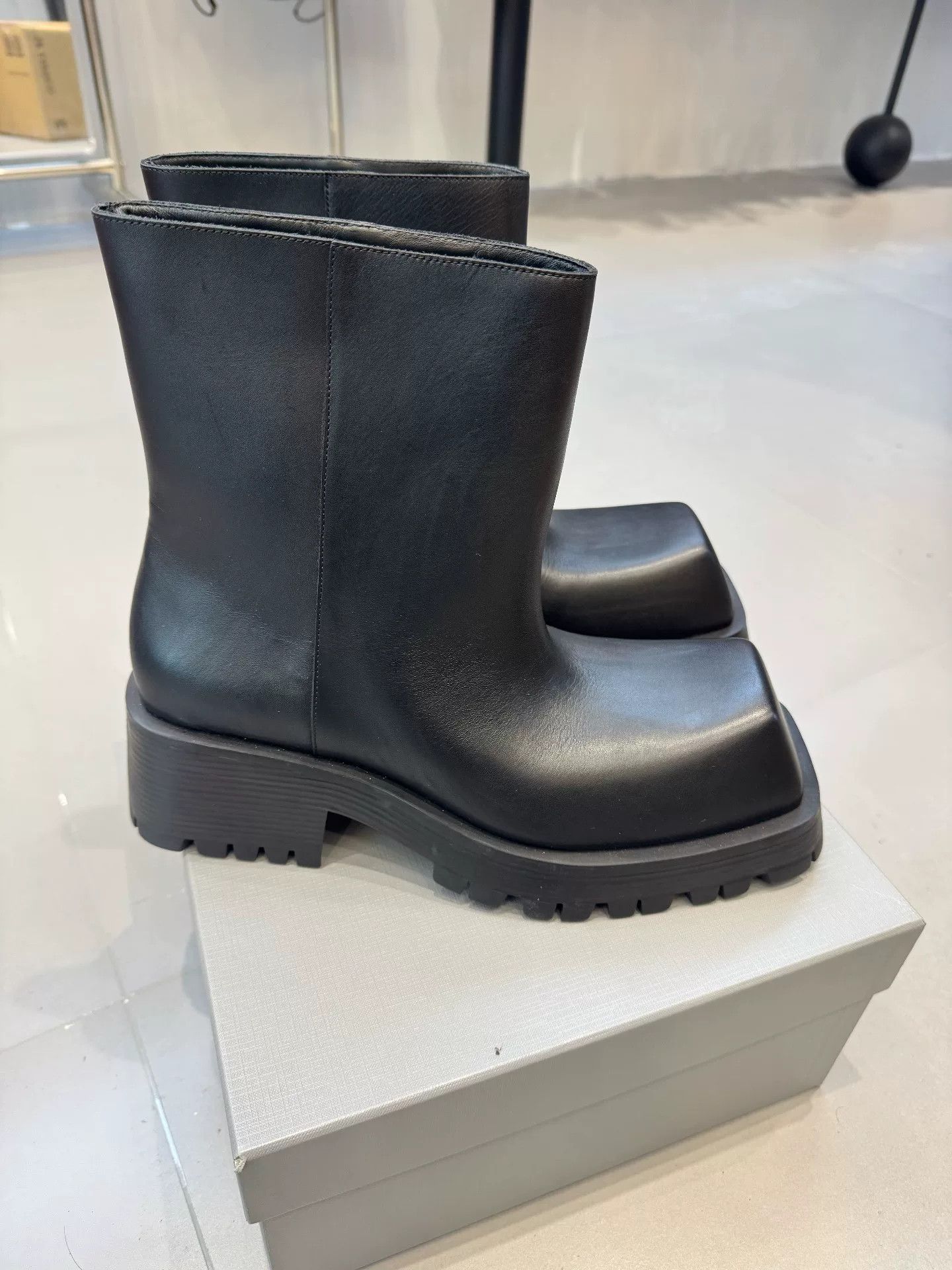Balenciaga Balenciaga Trooper Leather Boots Size US 10 Size US 10 / EU 43 - 3 Thumbnail