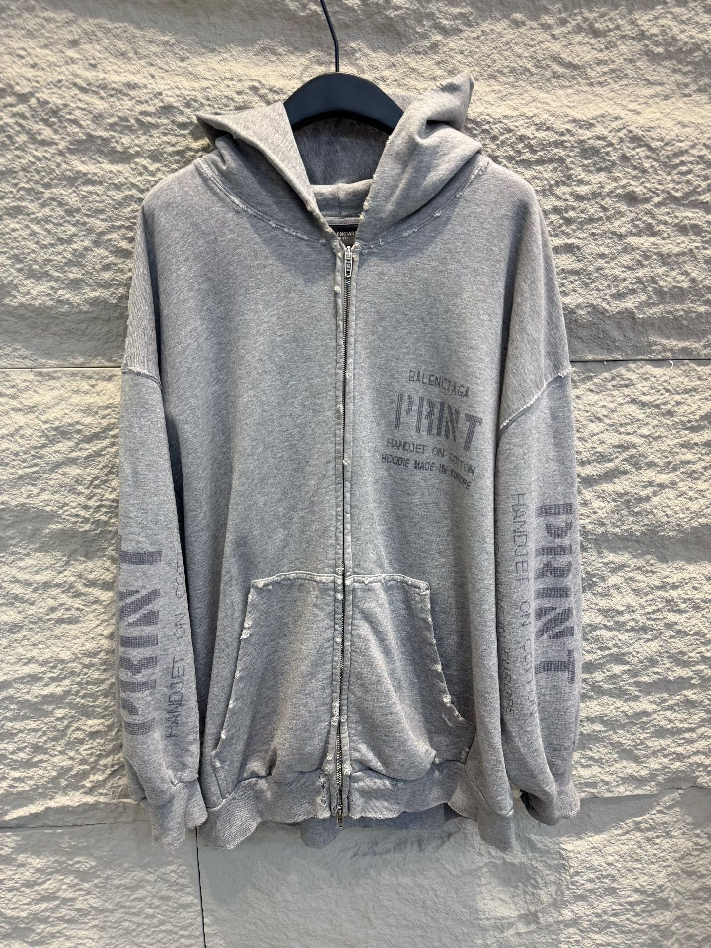 Balenciaga Balenciaga Print Distressed Zip Hoodie Size L Size US L / EU 52-54 / 3 - 2 Thumbnail