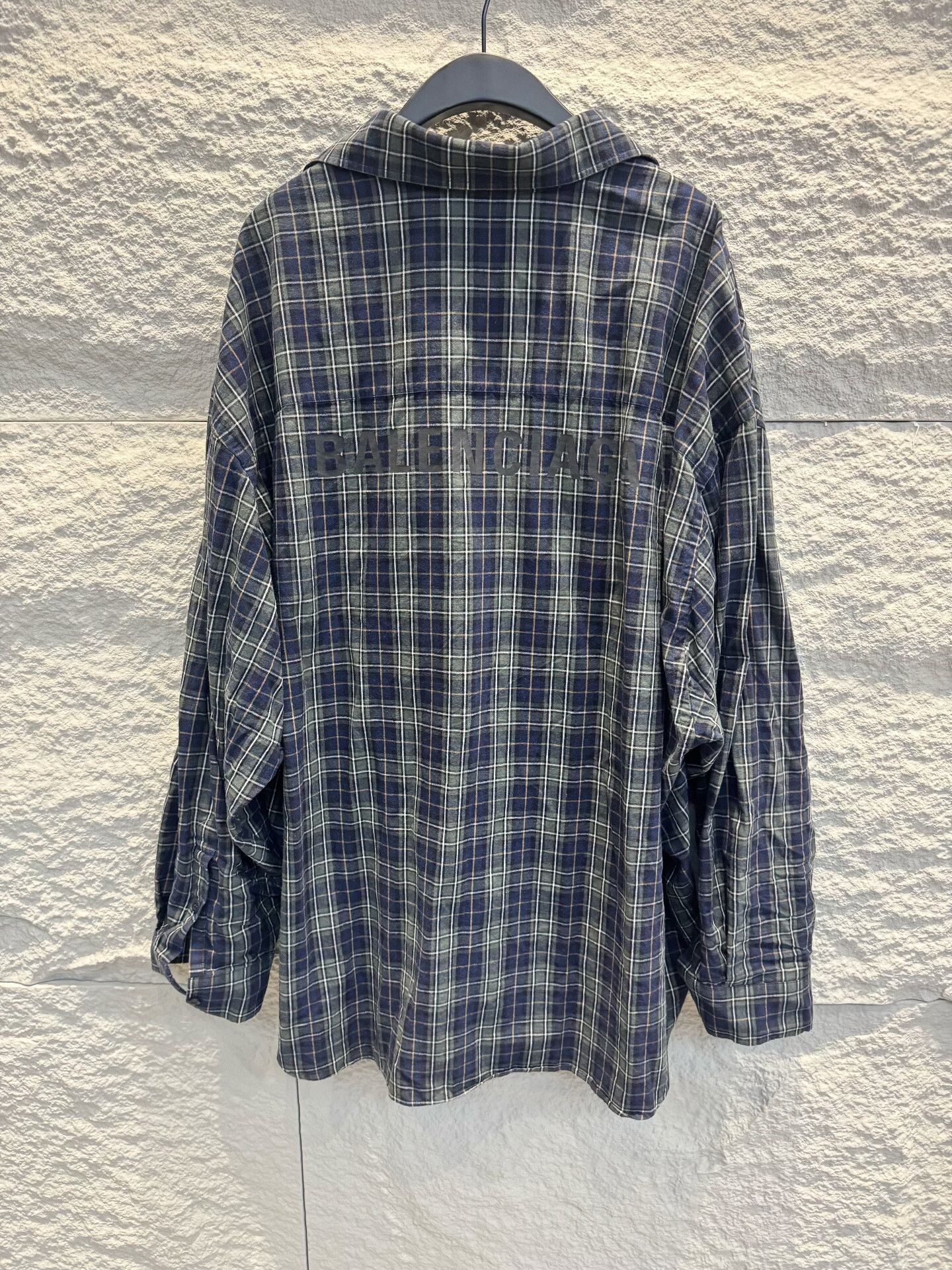 Balenciaga Balenciaga Plaid Logo Button Up Shirt US S Size US S / EU 44-46 / 1 - 2 Thumbnail
