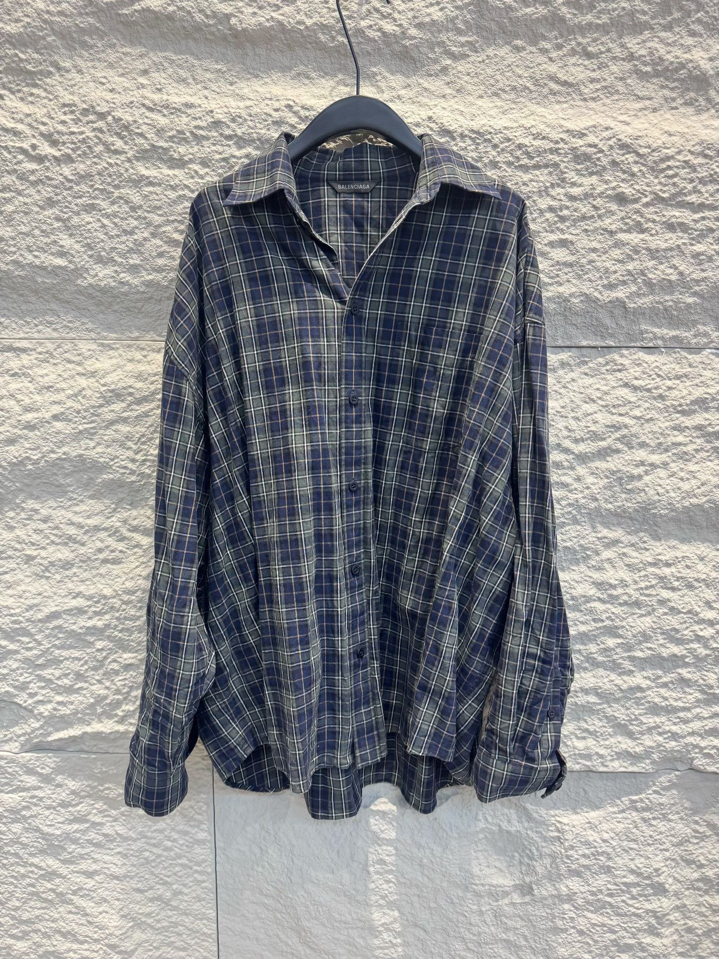 Balenciaga Balenciaga Plaid Logo Button Up Shirt US S Size US S / EU 44-46 / 1 - 3 Thumbnail