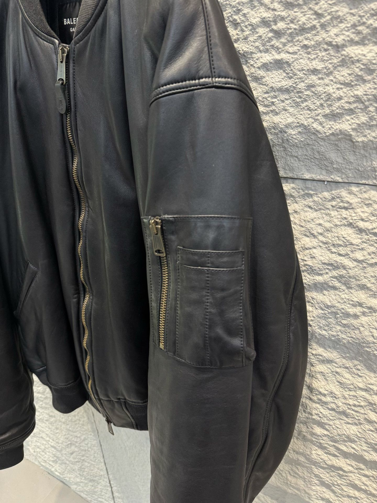 Balenciaga Balenciaga Garde-robe Bomber Jacket Size S Size US S / EU 44-46 / 1 - 4 Thumbnail