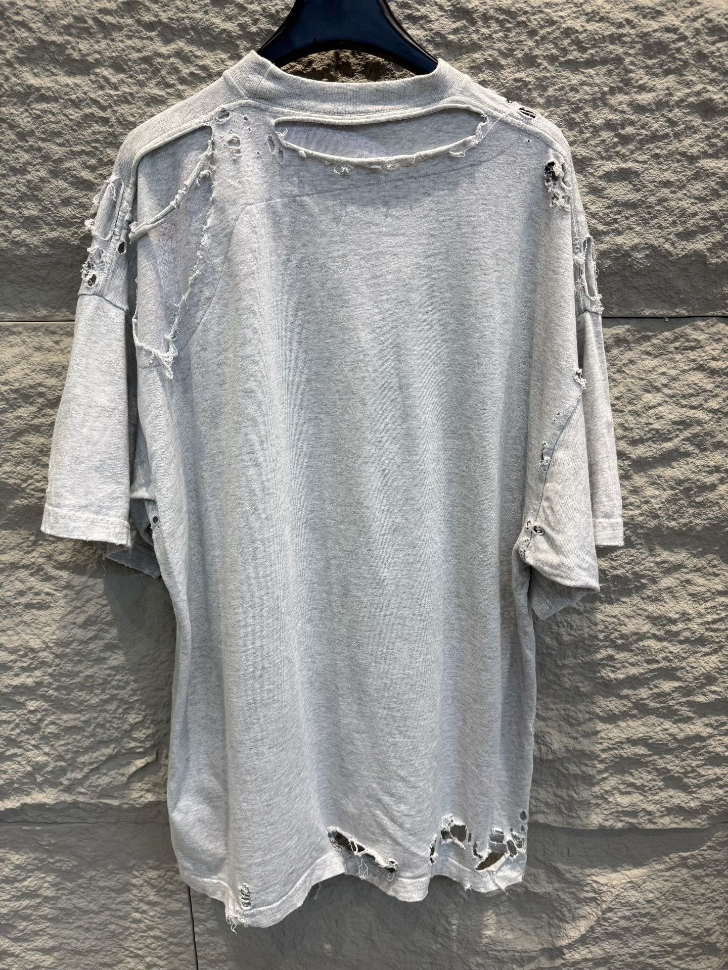 Balenciaga Balenciaga Distressed Unifit T-Shirt Size S Size US S / EU 44-46 / 1 - 6 Thumbnail