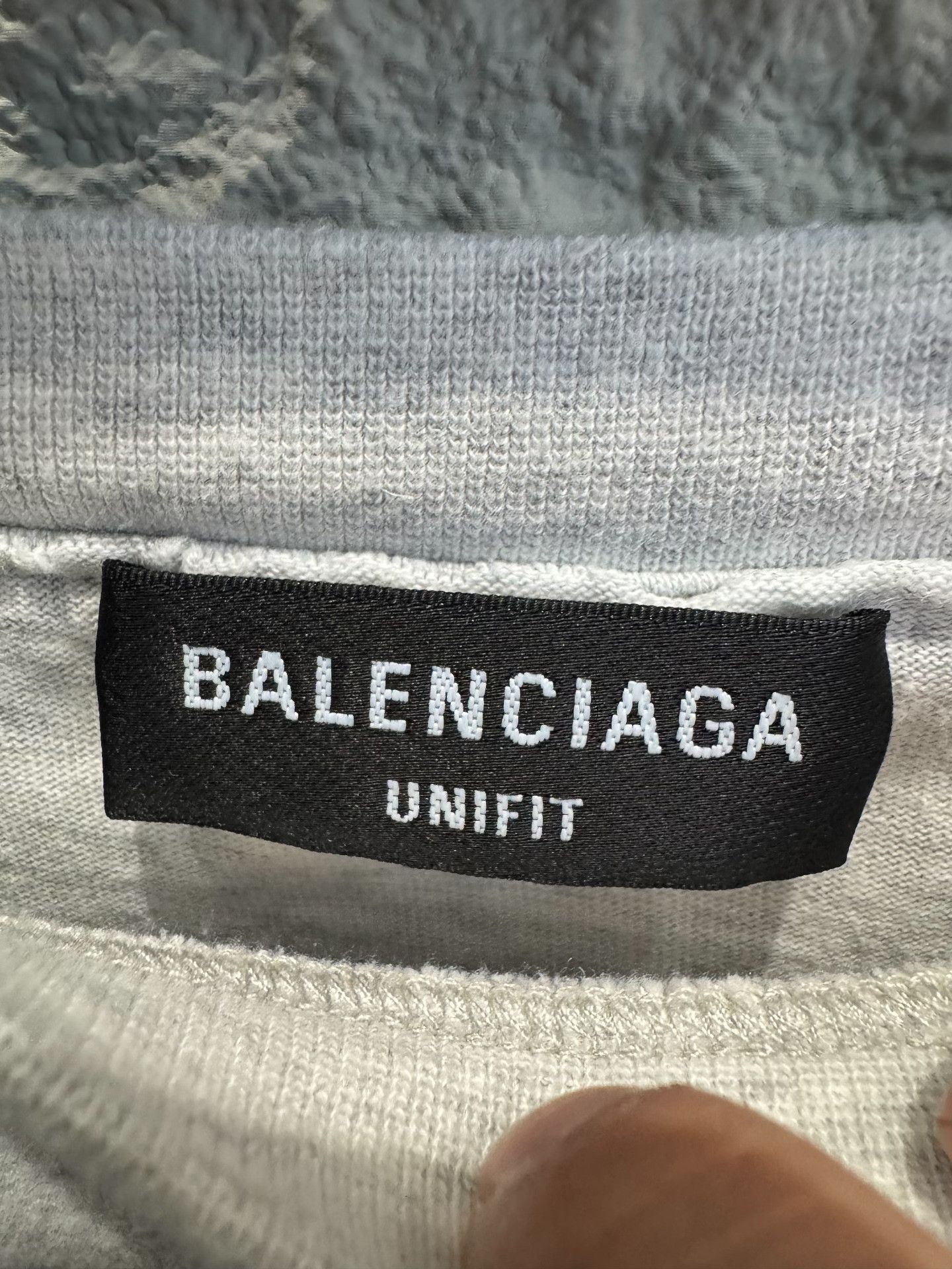 Balenciaga Balenciaga Distressed Unifit T-Shirt Size S Size US S / EU 44-46 / 1 - 4 Thumbnail