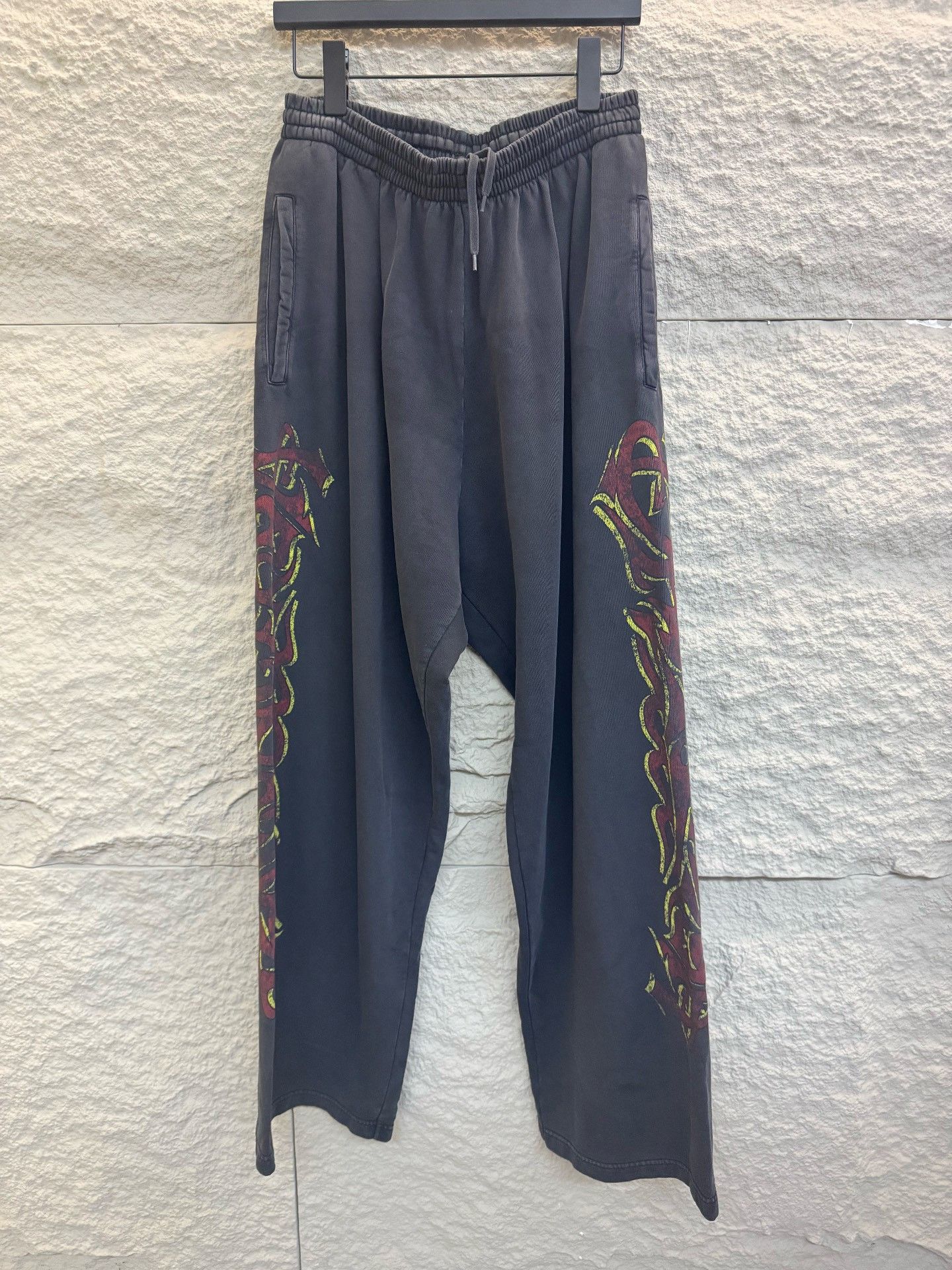 Balenciaga Balenciaga Flame Print Sweatpants Size S Size US 30 / EU 46 - 2 Thumbnail
