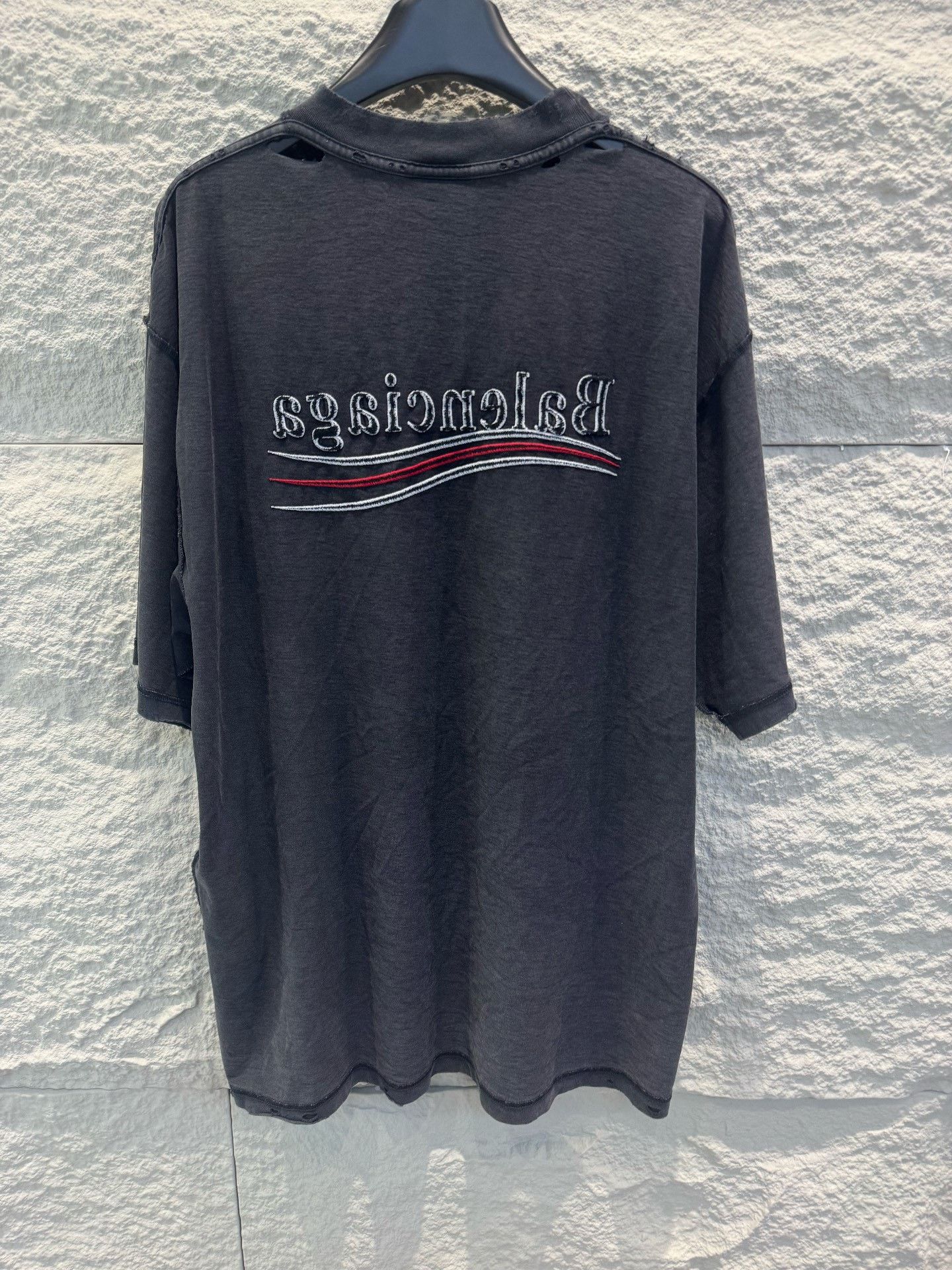 Balenciaga Balenciaga Wave Logo T-Shirt Size S Size US S / EU 44-46 / 1 - 5 Thumbnail