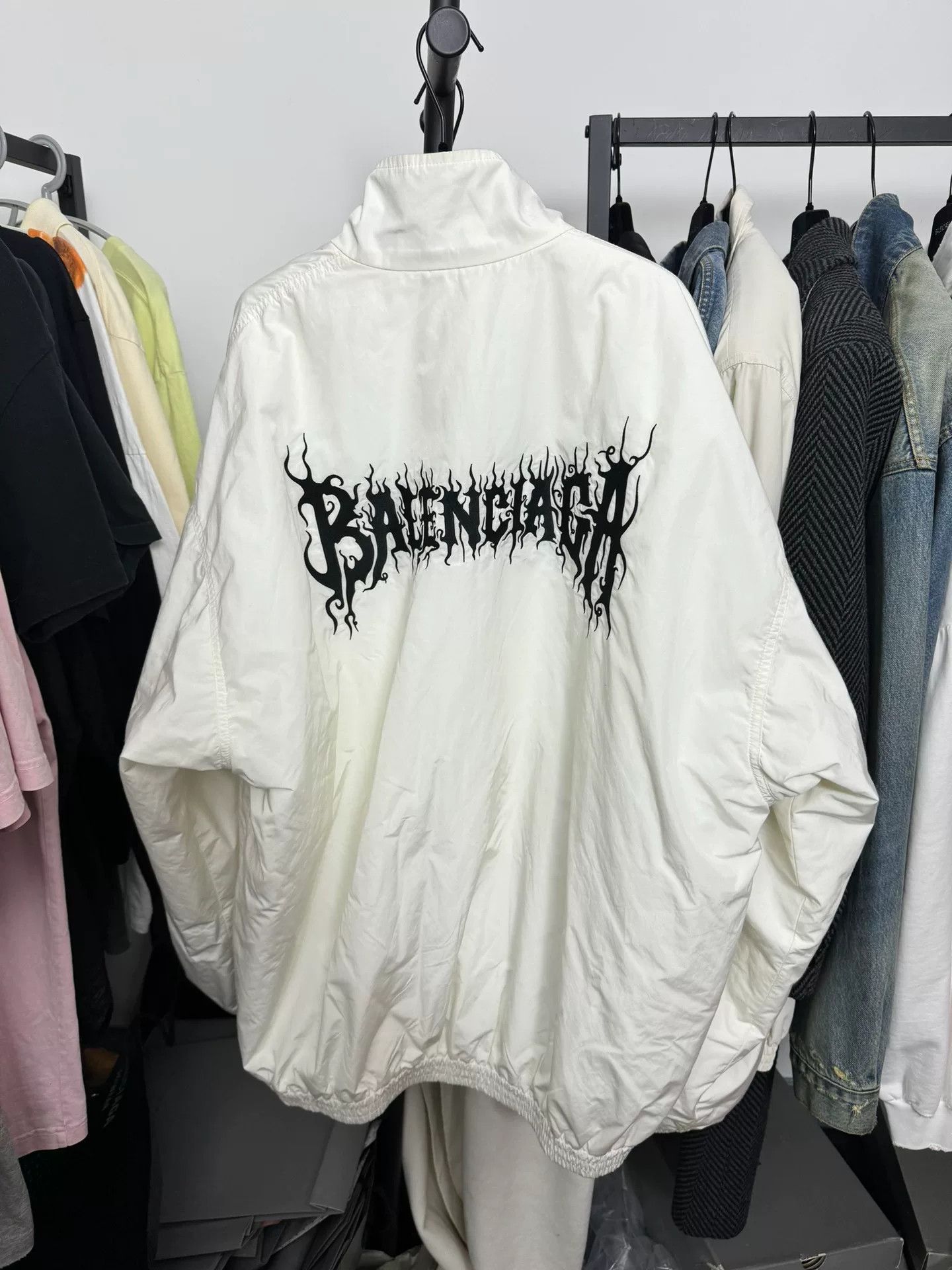 Balenciaga Balenciaga Graffiti Logo Track Jacket Size XS Size US XS / EU 42 / 0 - 3 Thumbnail