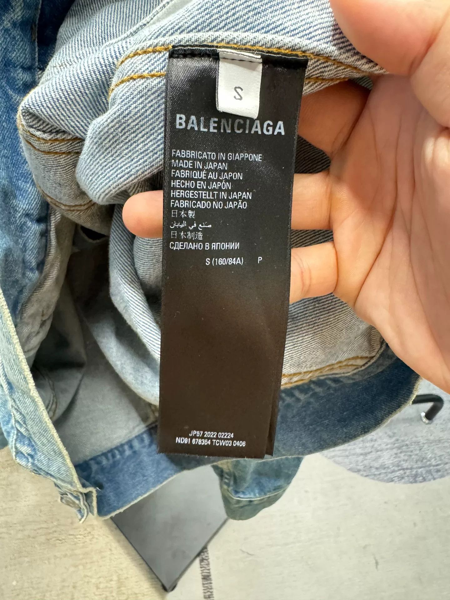 Balenciaga Balenciaga Graffiti Denim Jacket Size S Size US S / EU 44-46 / 1 - 3 Thumbnail