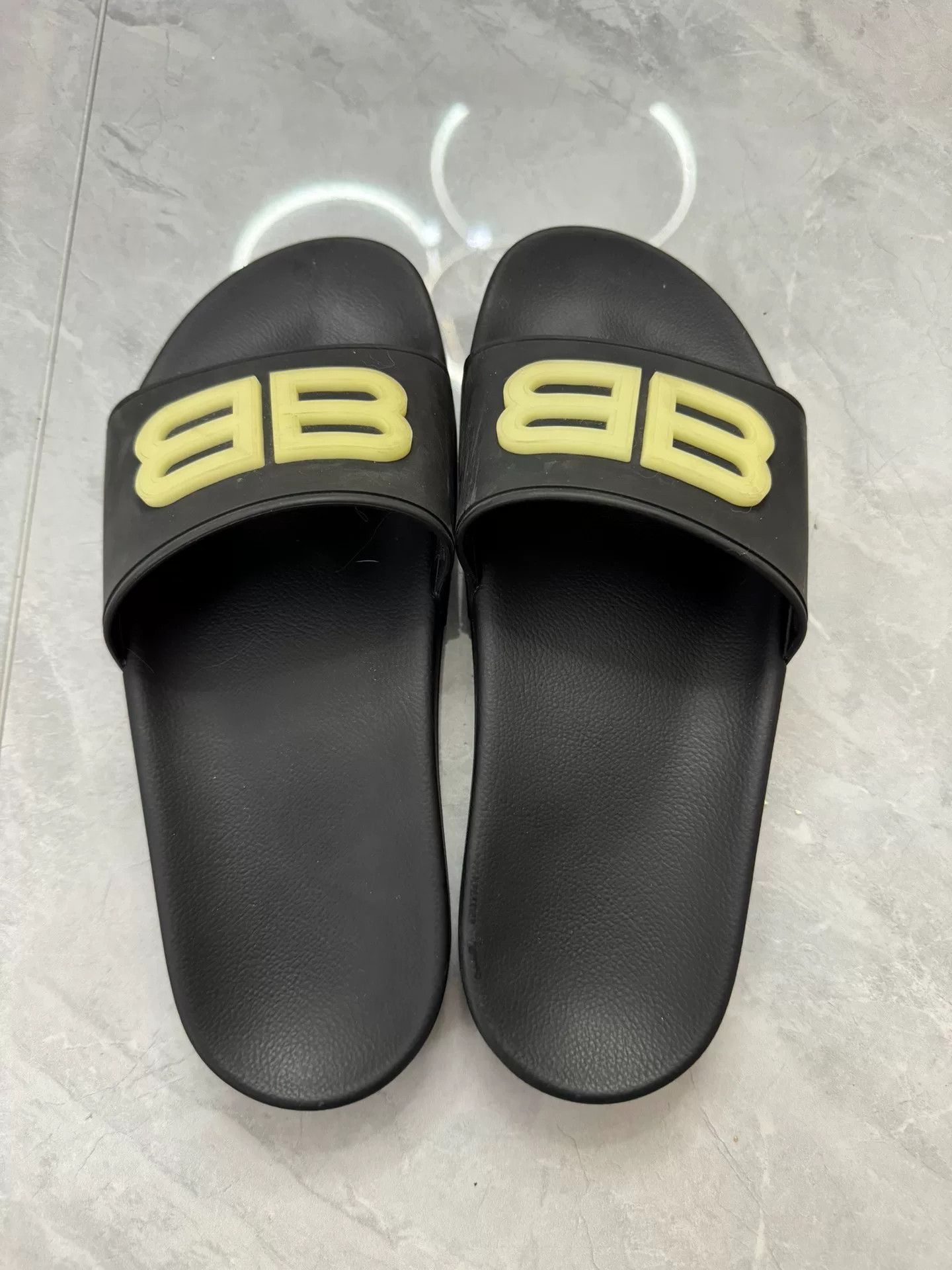 Balenciaga Balenciaga BB Logo Pool Slides Size 38 Size US 8 / IT 38 - 3 Thumbnail