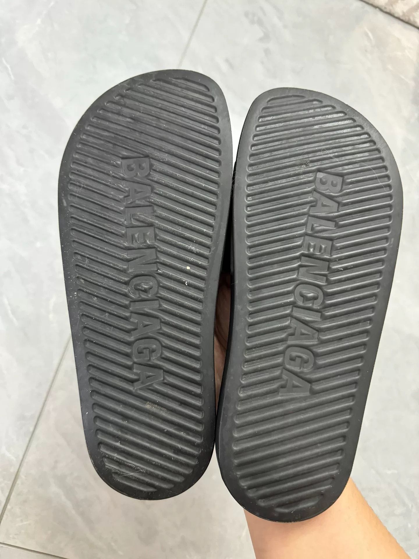 Balenciaga Balenciaga BB Logo Pool Slides Size 38 Size US 8 / IT 38 - 5 Thumbnail