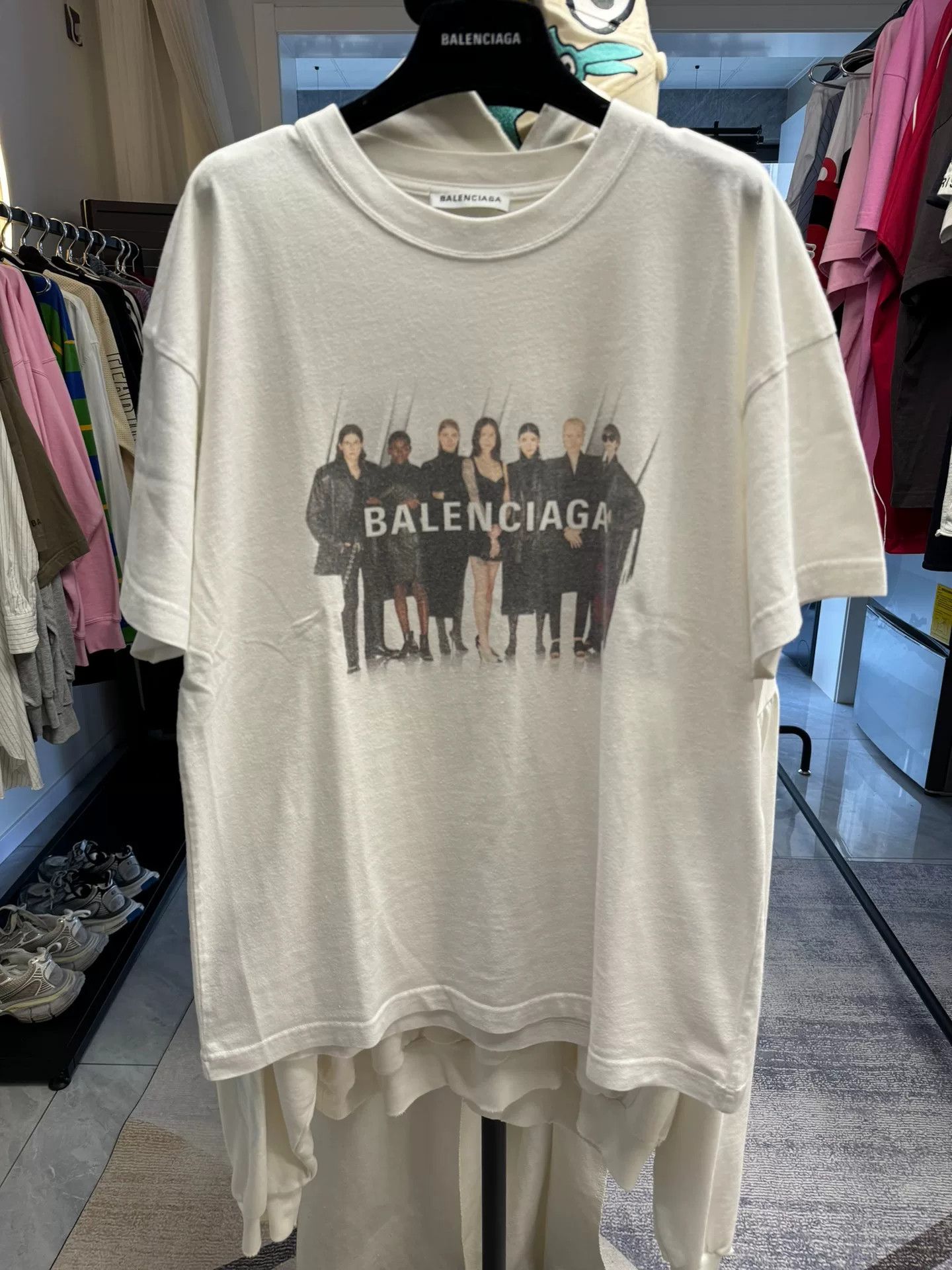Balenciaga Balenciaga Group Graphic T-Shirt Size S Size US S / EU 44-46 / 1 - 2 Thumbnail