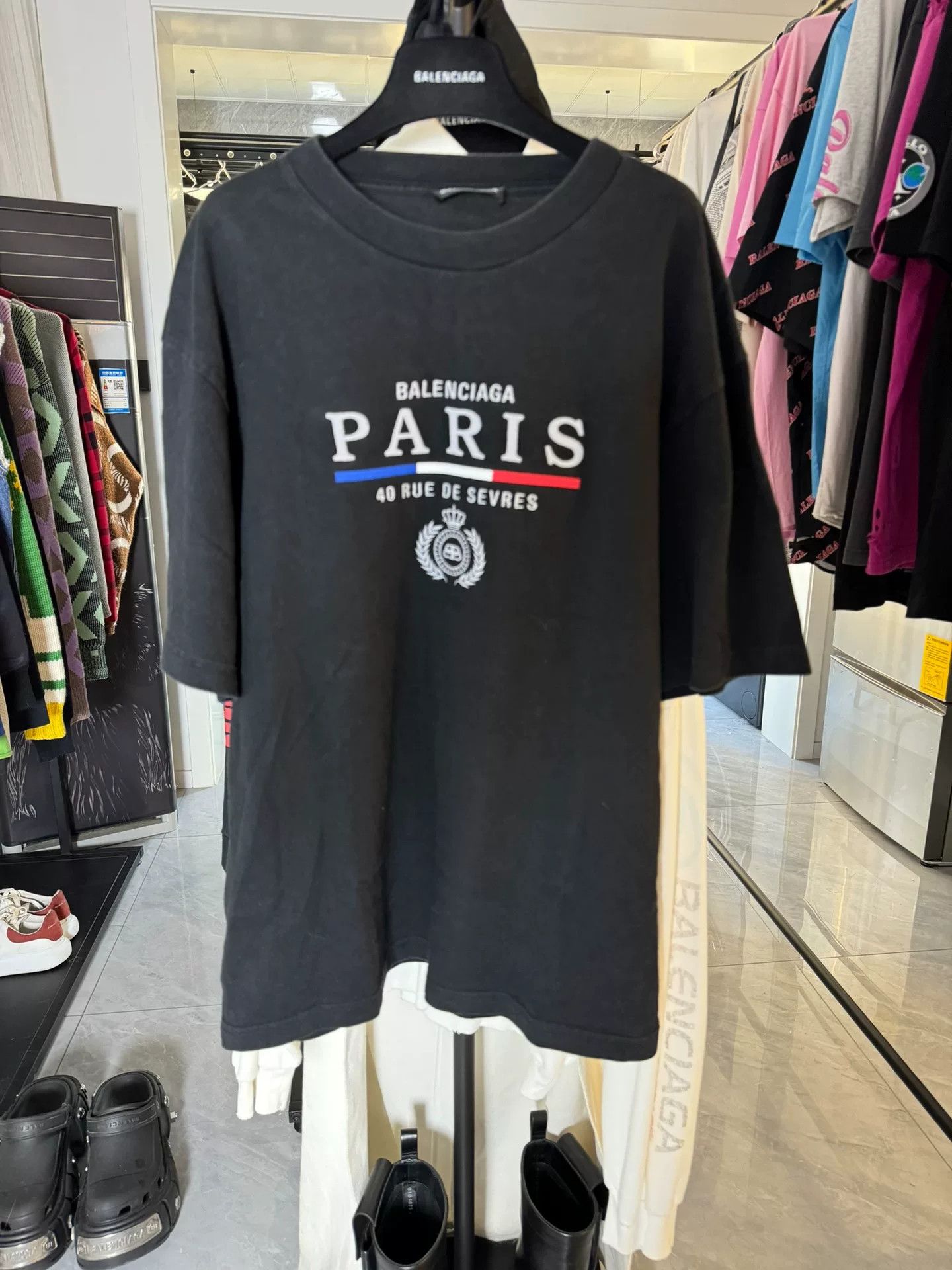 Balenciaga Balenciaga Paris Crown Logo T-Shirt Size S Size US S / EU 44-46 / 1 - 2 Thumbnail