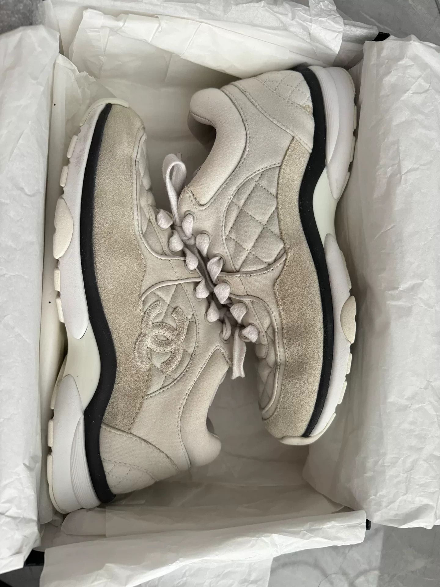 Chanel Chanel Quilted Low-Top Sneakers Size 37 Size US 6 / IT 36 - 2 Thumbnail