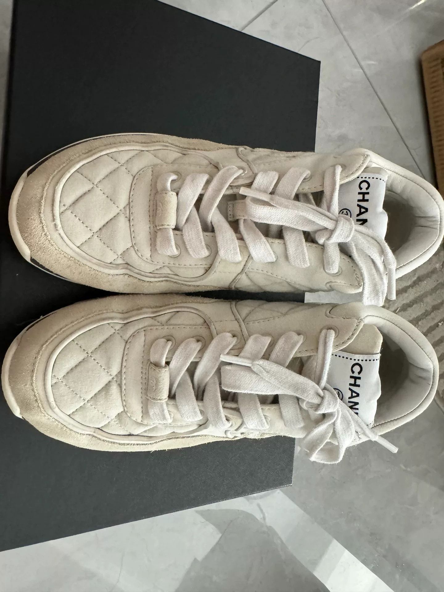 Chanel Chanel Quilted Low-Top Sneakers Size 37 Size US 6 / IT 36 - 5 Thumbnail