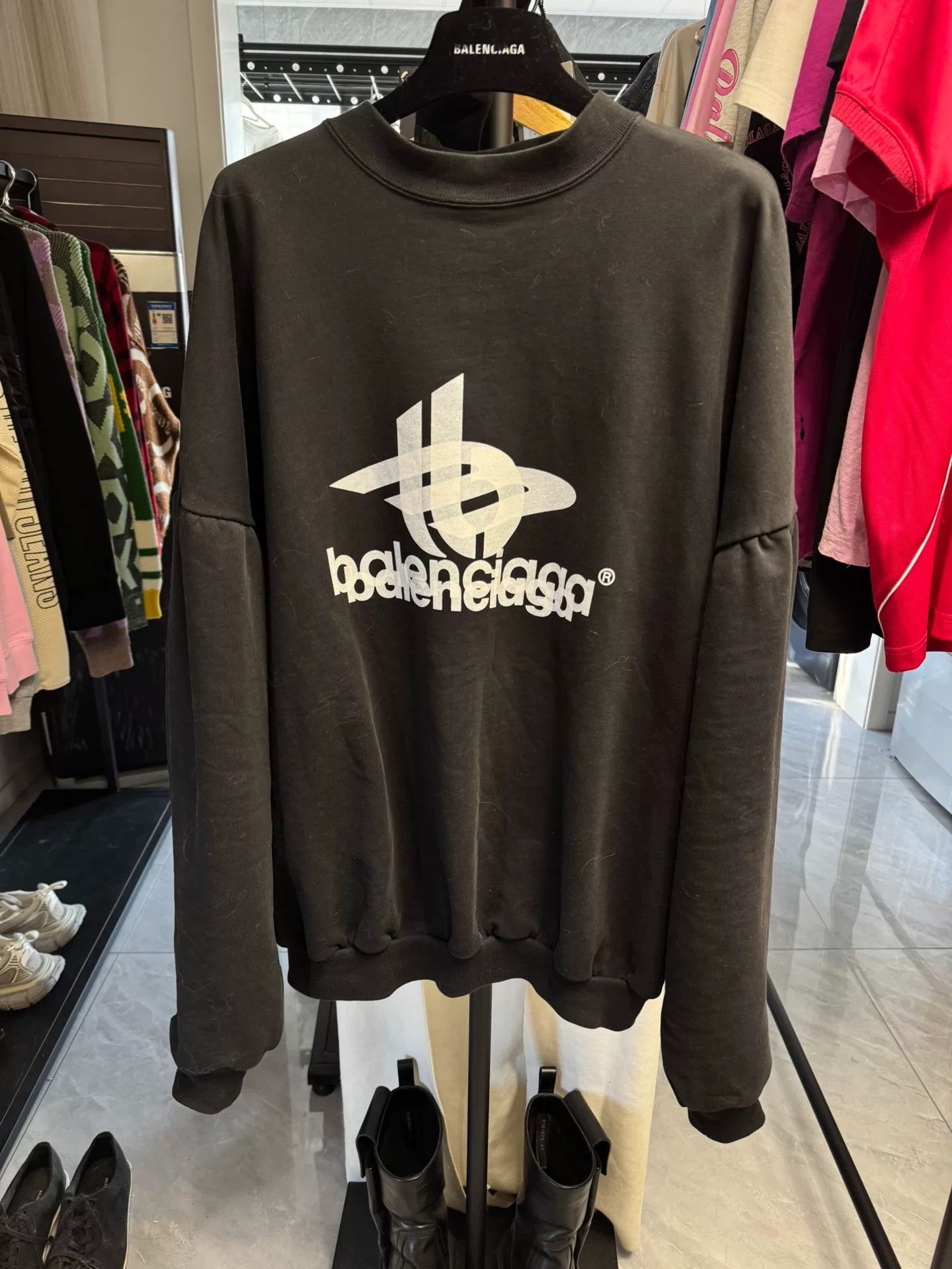 Balenciaga Balenciaga Double Logo Sweatshirt Size M Size US M / EU 48-50 / 2 - 2 Thumbnail