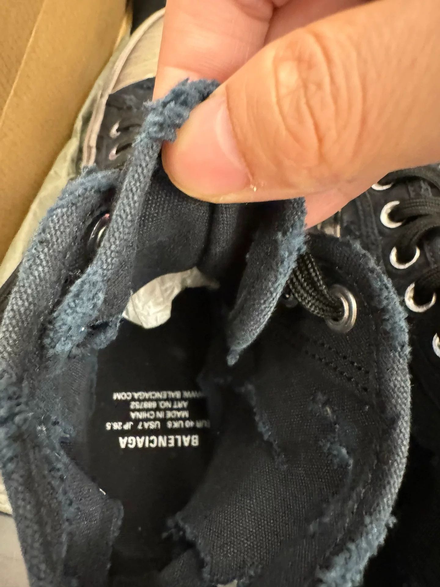 Balenciaga Balenciaga Destroyed Paris Hi-Top Sneakers US 7 / EU 40 Size US 7 / EU 40 - 4 Thumbnail
