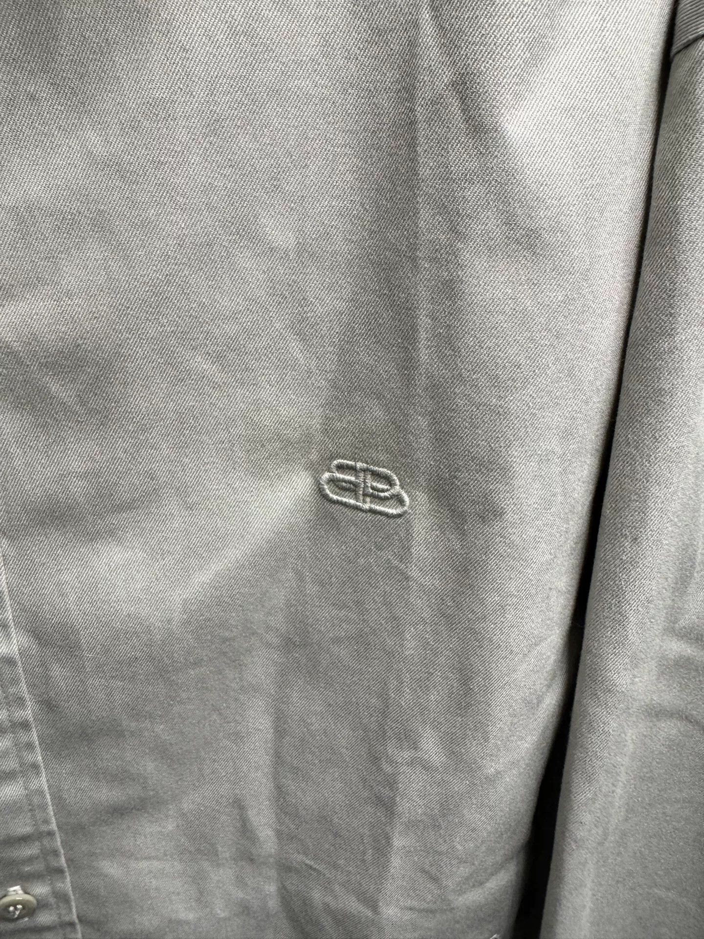 Balenciaga Balenciaga Embroidered Logo Shirt Size S Size US S / EU 44-46 / 1 - 4 Thumbnail