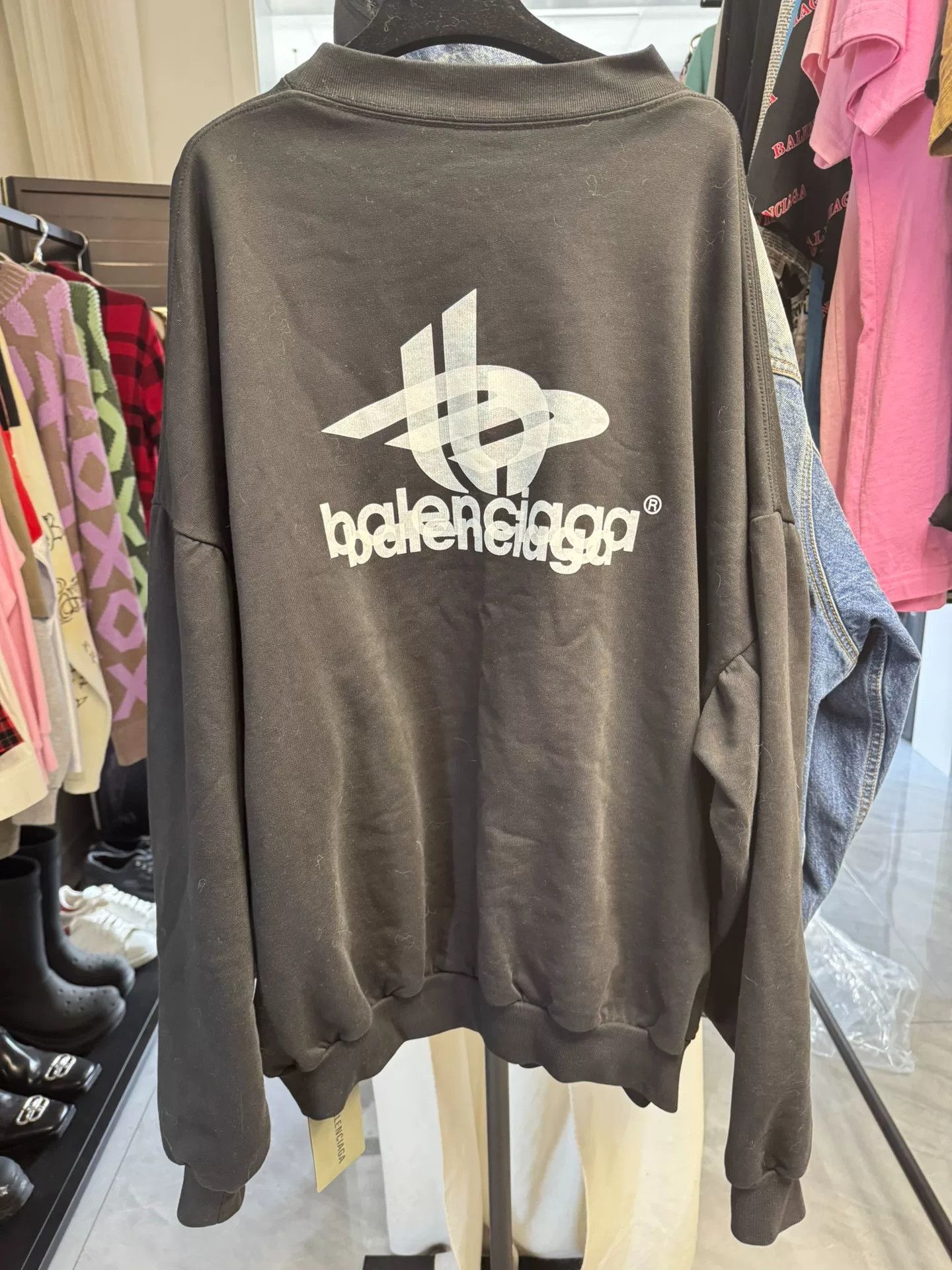 Balenciaga Balenciaga Logo Crewneck Sweatshirt Size M Size US M / EU 48-50 / 2 - 4 Thumbnail