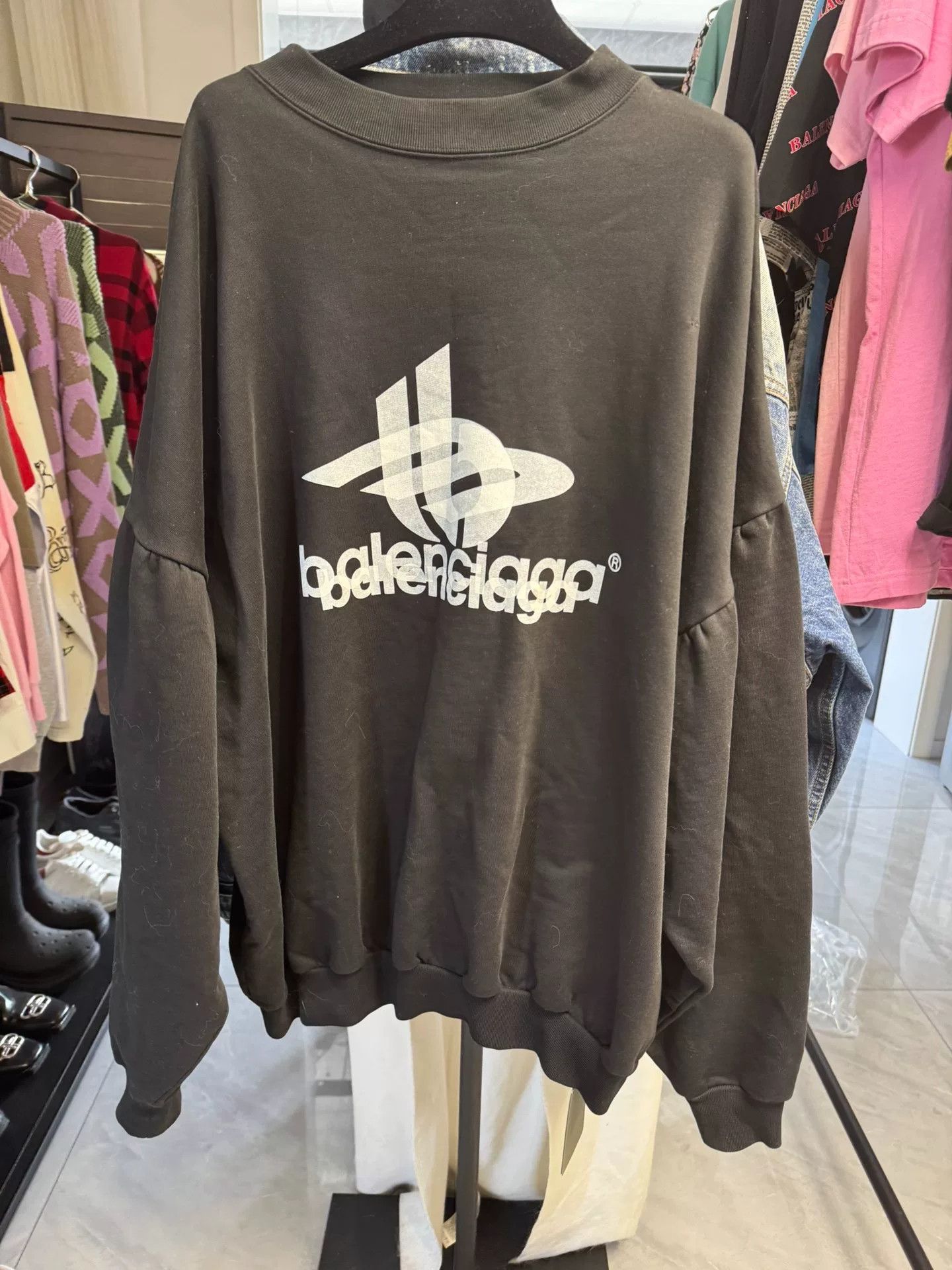 Balenciaga Balenciaga Logo Crewneck Sweatshirt Size M Size US M / EU 48-50 / 2 - 5 Thumbnail