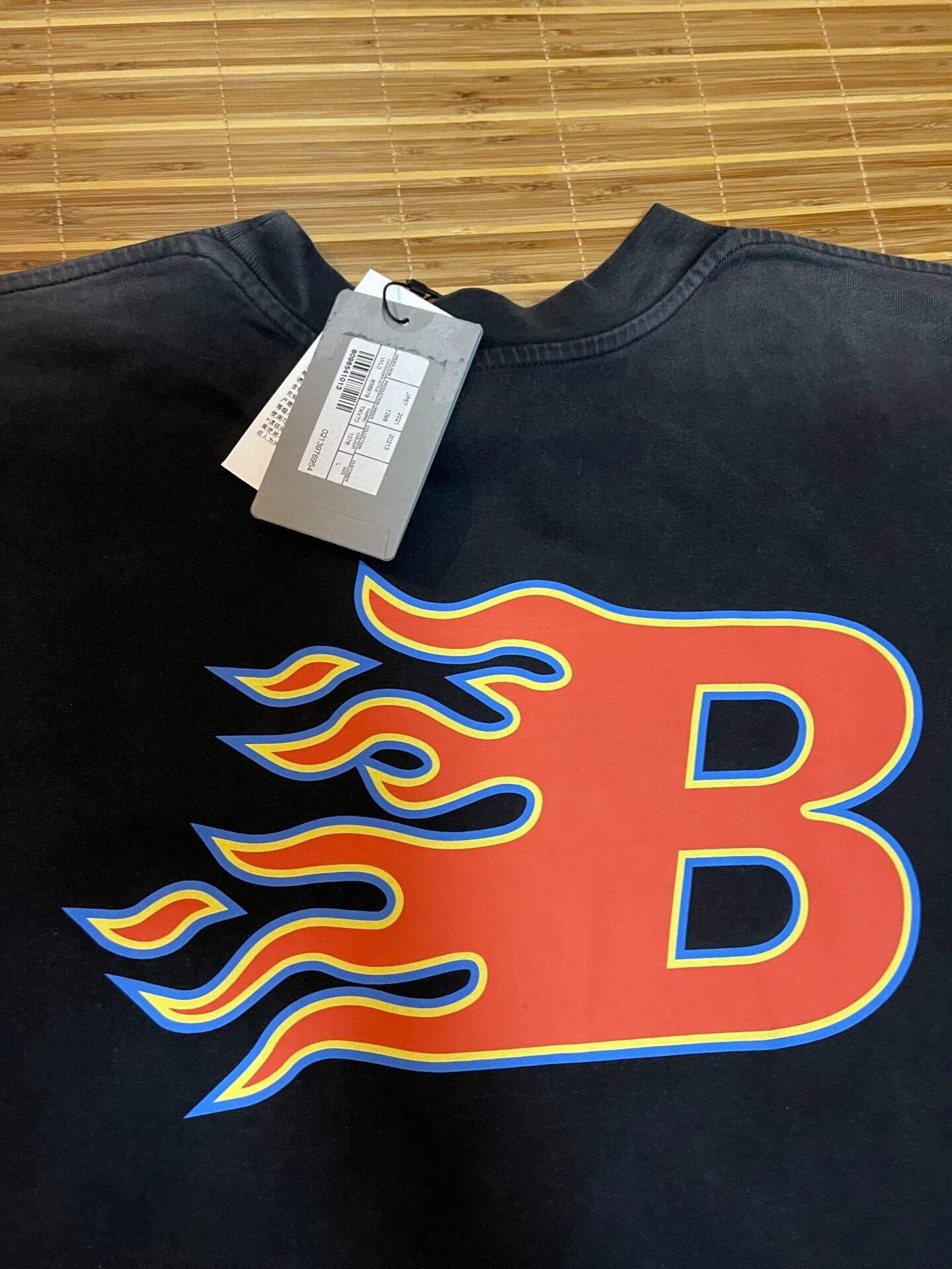 Balenciaga BALENCIAGA Flame Print B T-shirt Size US L / EU 52-54 / 3 - 8 Thumbnail
