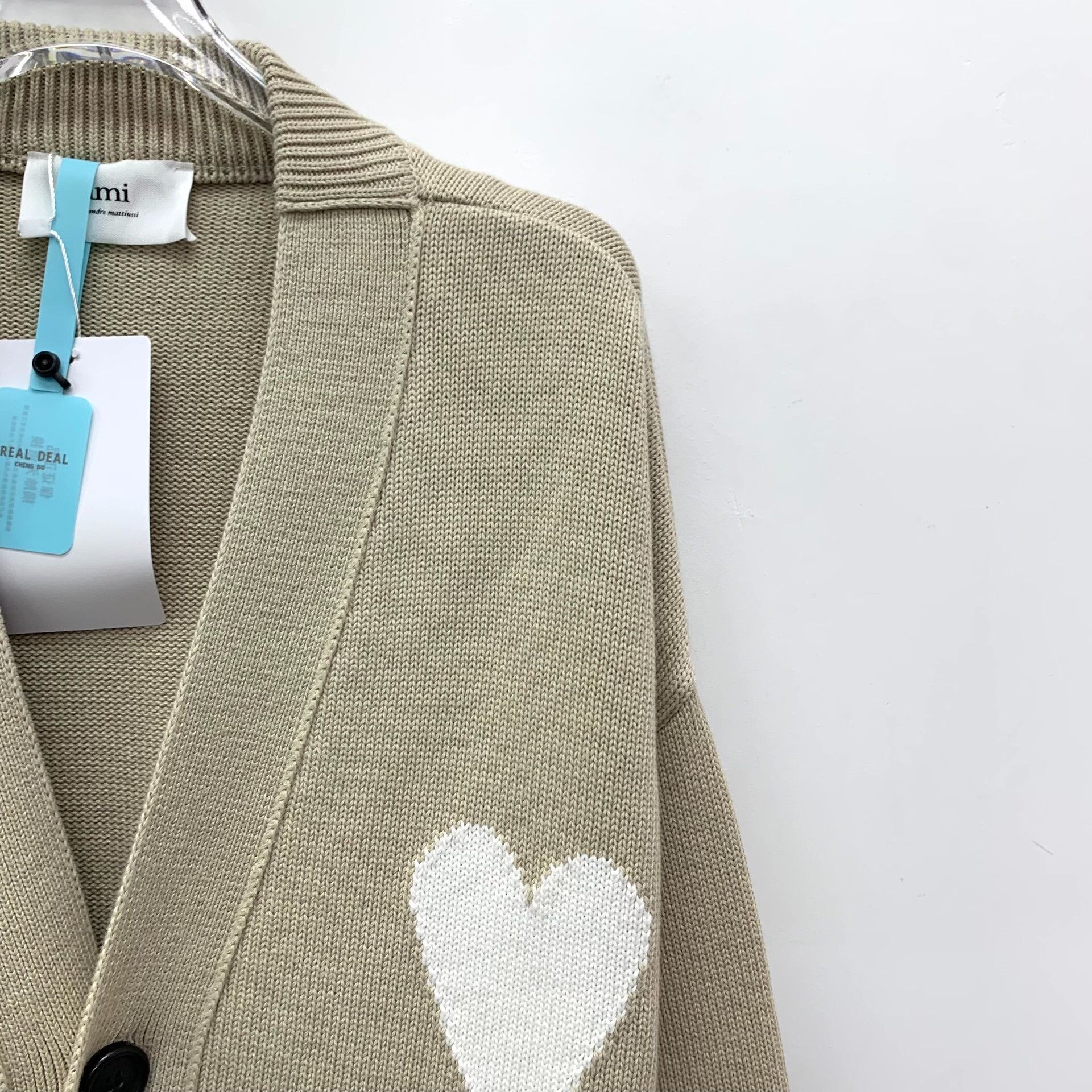 AMI Ami Oatmeal Heart 'A' Intarsia V-neck Cardigan Size M / US 6-8 / IT 42-44 - 3 Thumbnail