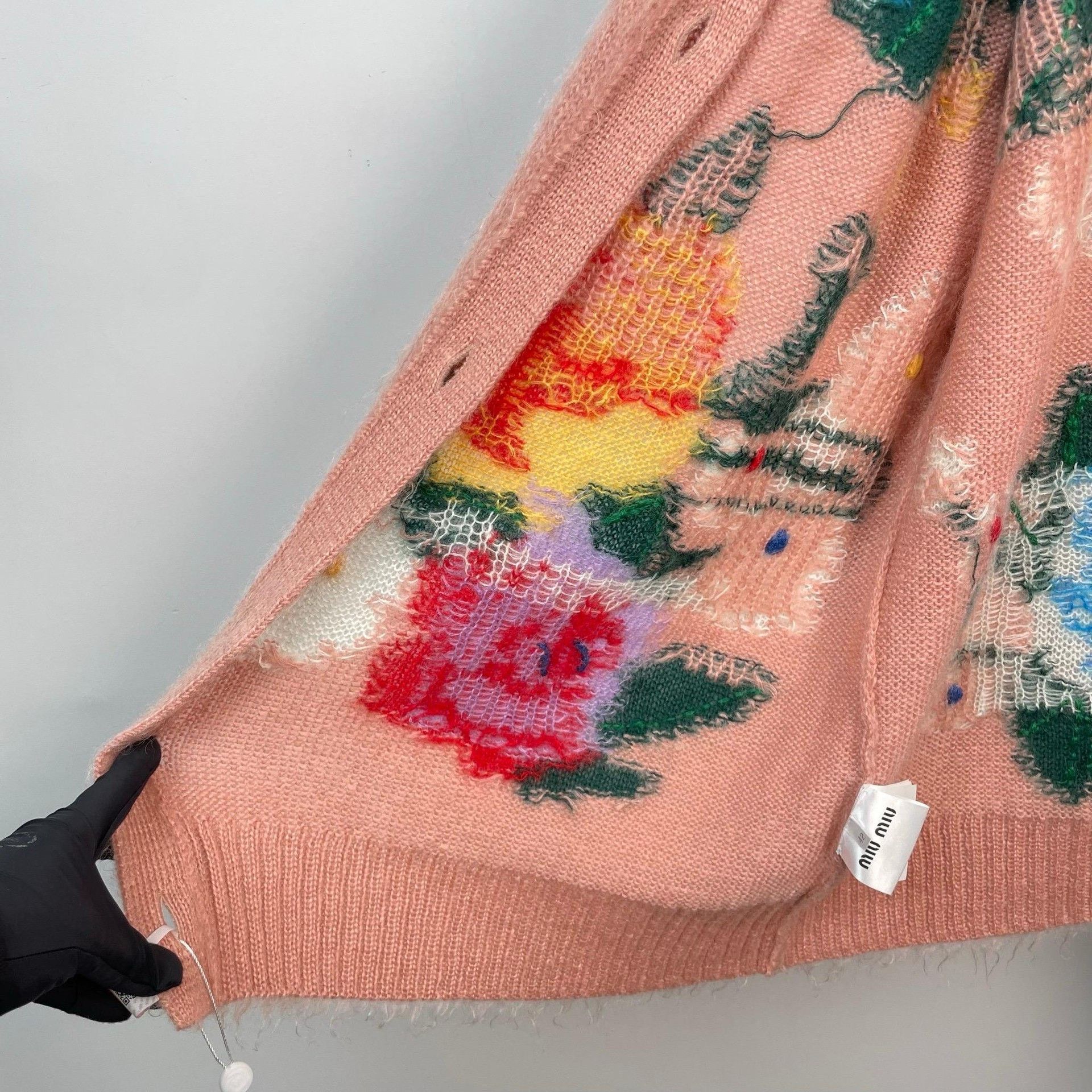Miu Miu MiuMiu Colorful Rose Print V-Neck Knit Cardigan Size M / US 6-8 / IT 42-44 - 7 Thumbnail