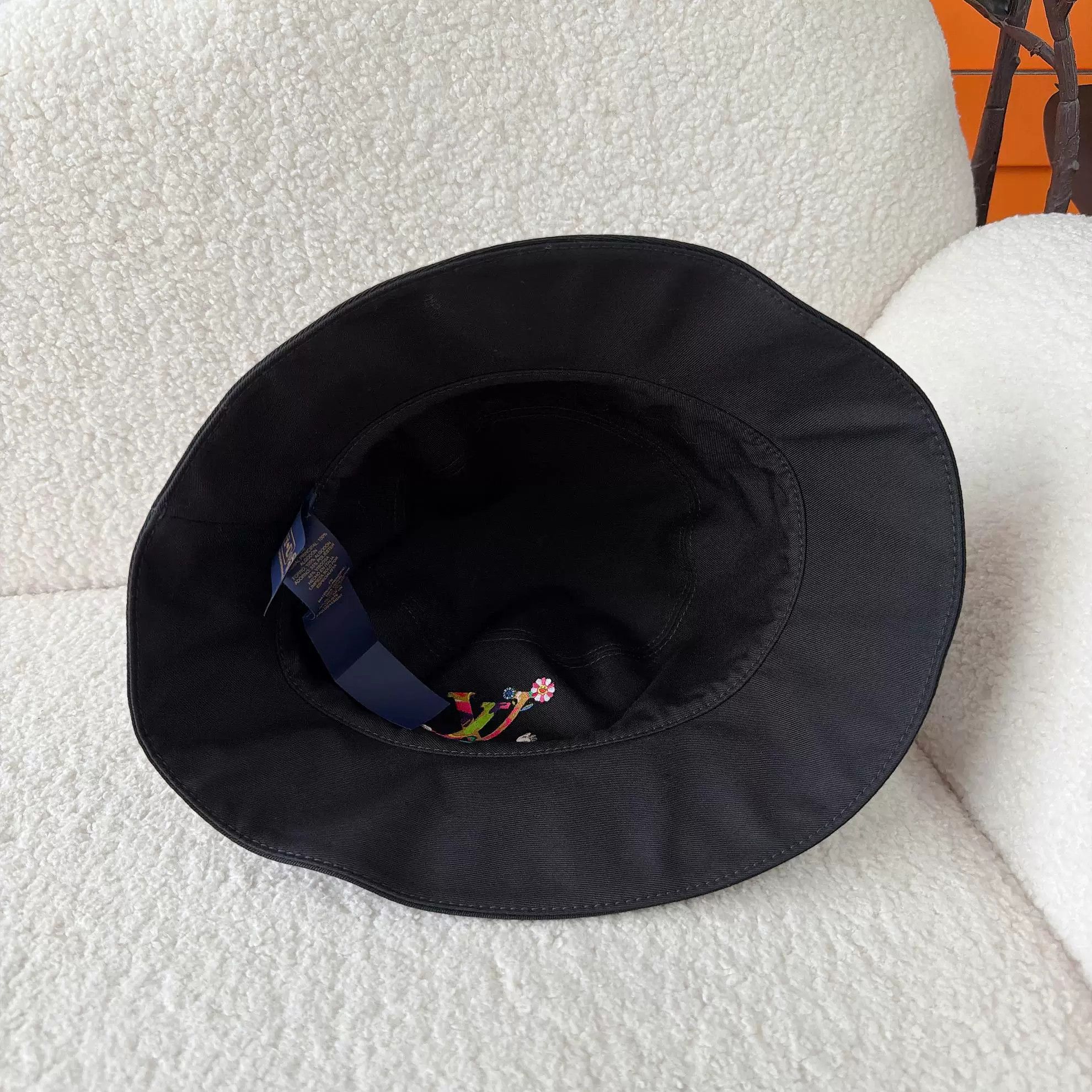 Louis Vuitton Louis Vuitton x Murakami Monogram Bucket Hat Size ONE SIZE - 6 Thumbnail