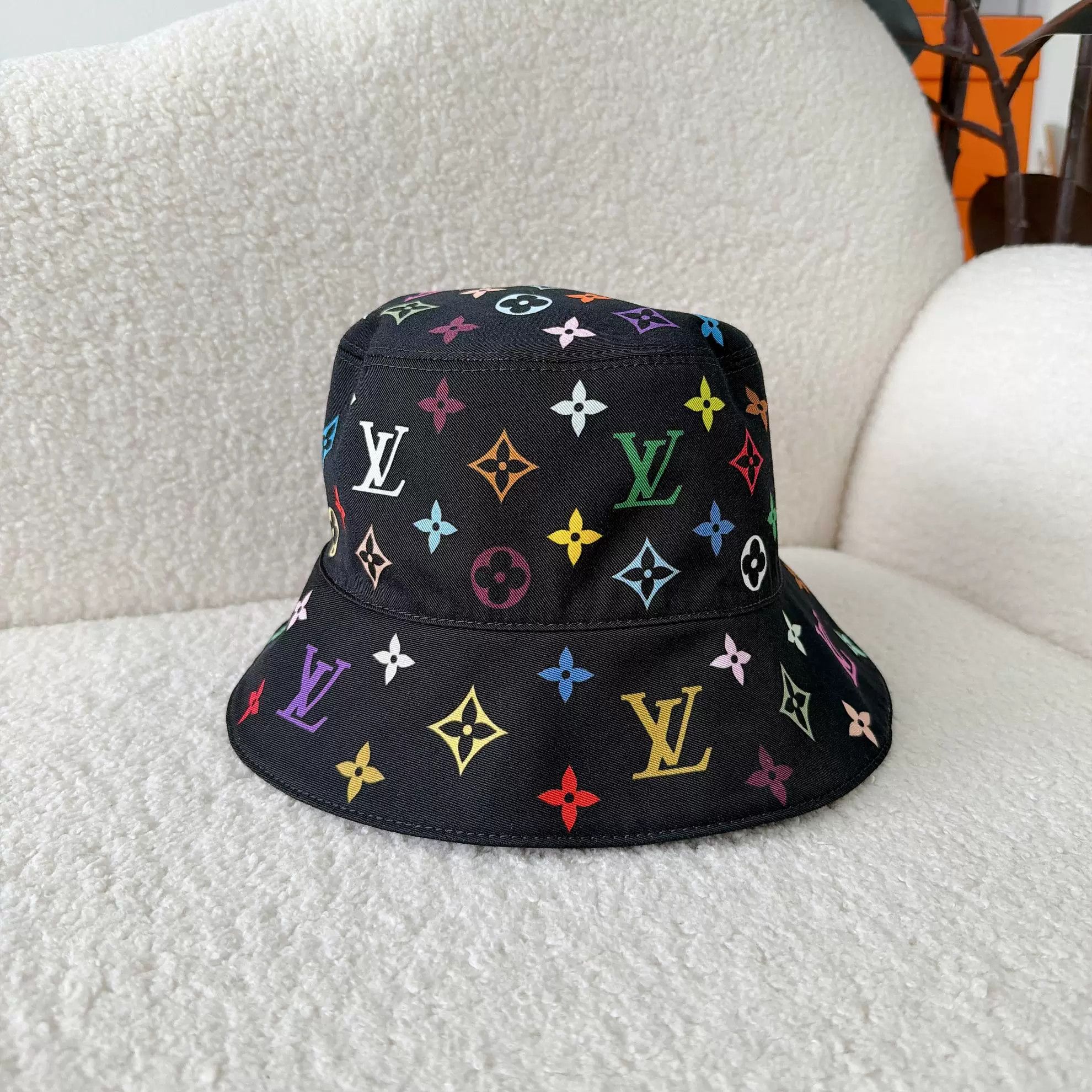 Louis Vuitton Louis Vuitton x Murakami Monogram Bucket Hat Size ONE SIZE - 4 Thumbnail