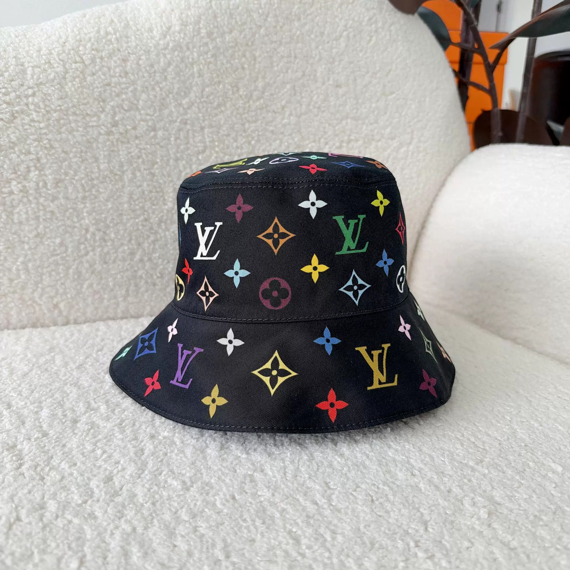 Louis Vuitton Louis Vuitton x Murakami Monogram Bucket Hat Size ONE SIZE - 2 Thumbnail