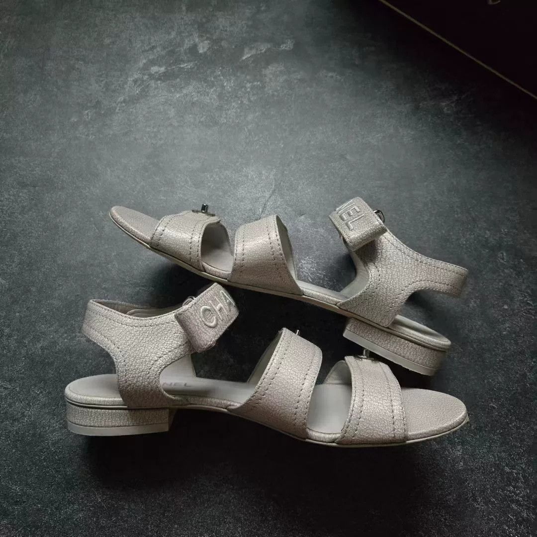 Chanel Chanel Beige Velcro Sandals 36.5 Size US 5.5 / IT 35.5 - 2 Thumbnail