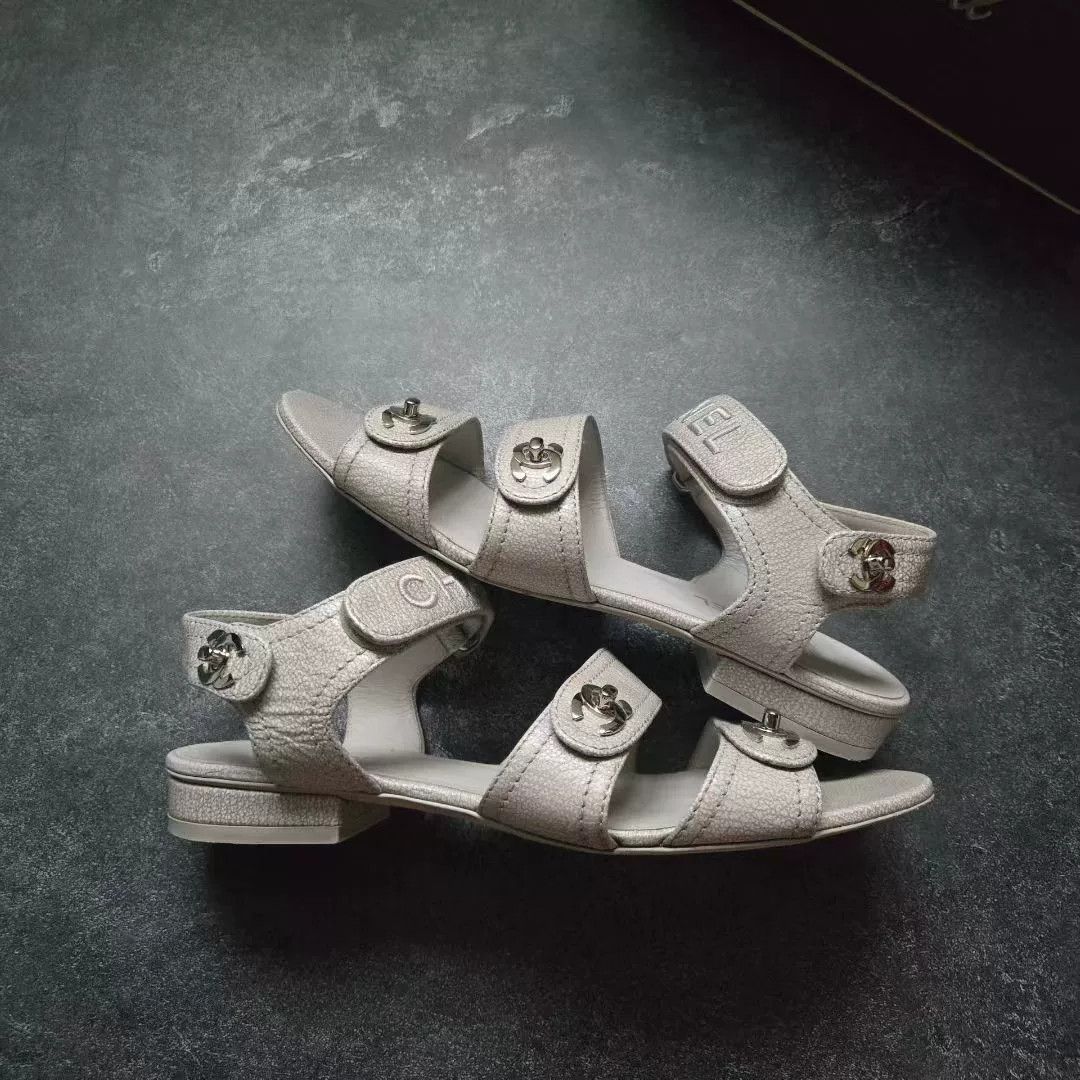 Chanel Chanel Beige Velcro Sandals 36.5 Size US 5.5 / IT 35.5 - 6 Thumbnail